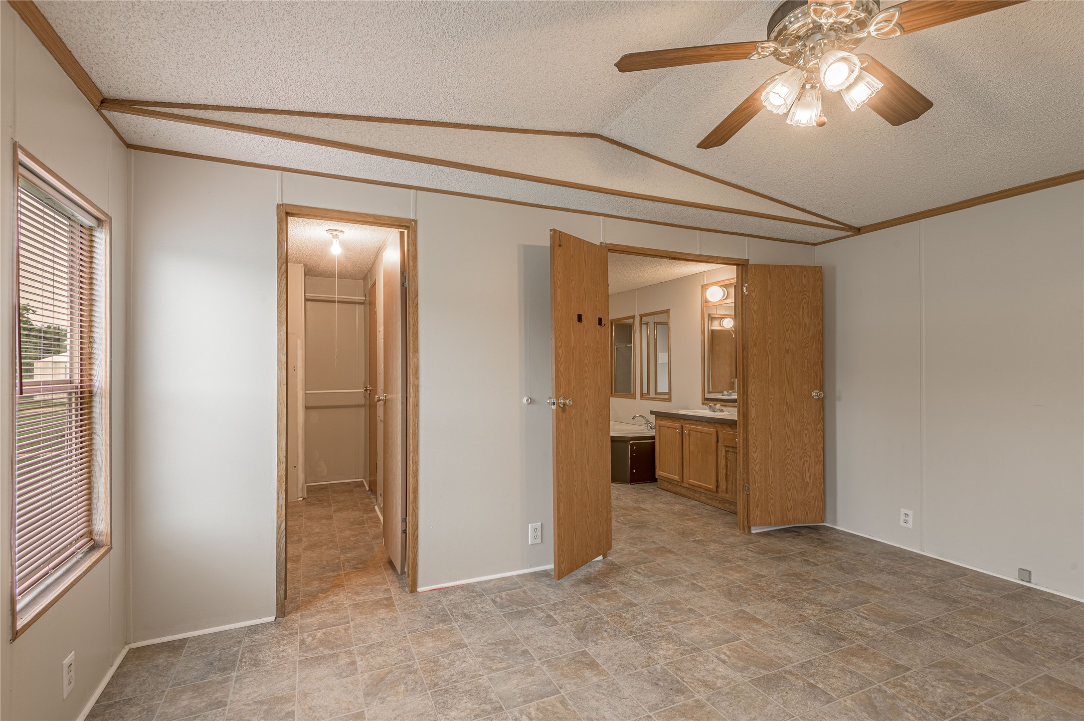 1345 Fm 405 Road 2 Property Photo 9