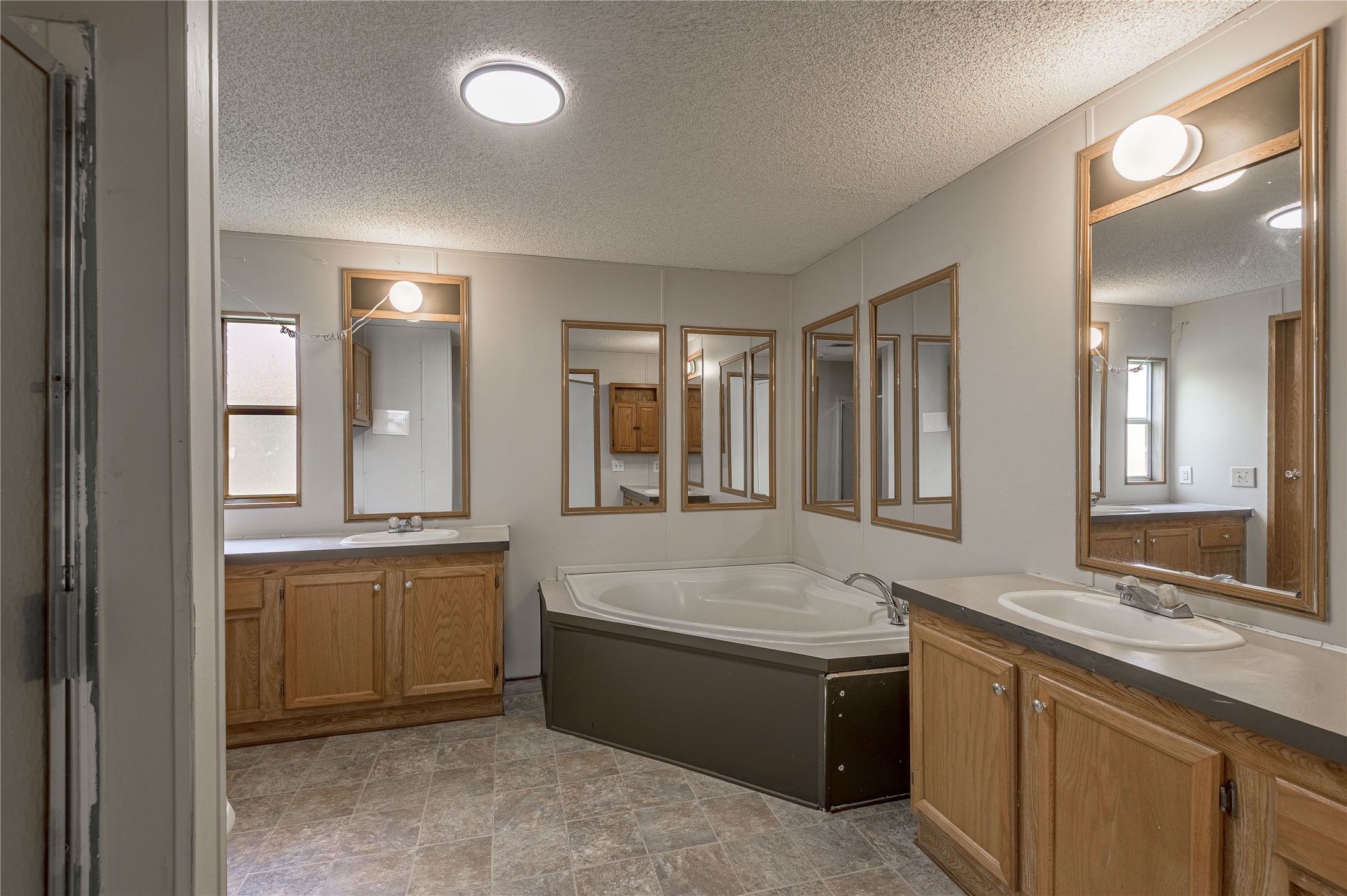 1345 Fm 405 Road 2 Property Photo 12