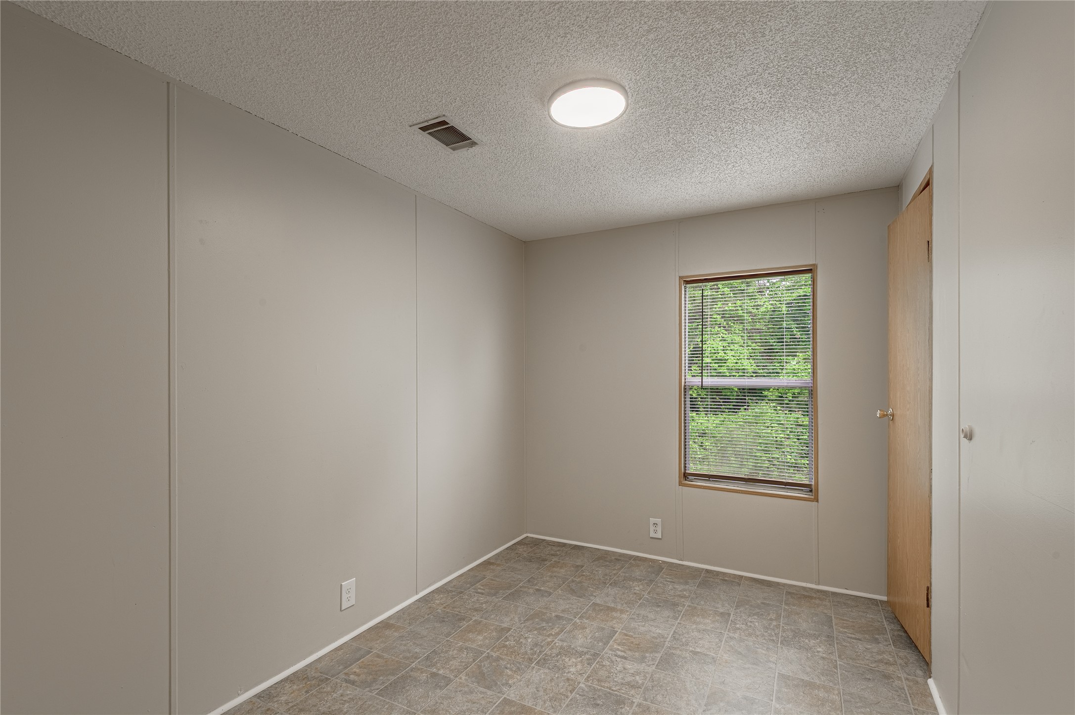 1345 Fm 405 Road 2 Property Photo 14