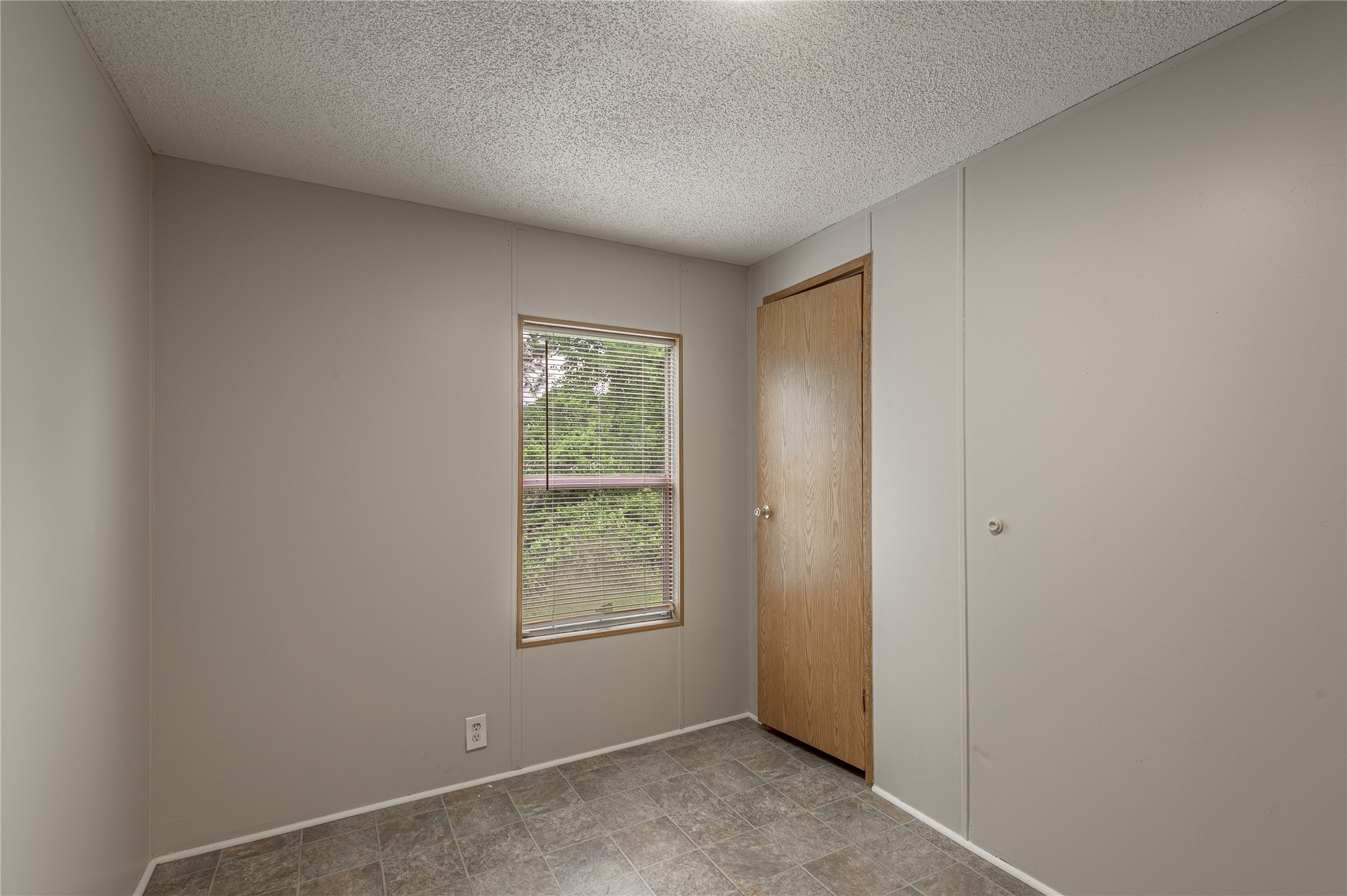 1345 Fm 405 Road 2 Property Photo 15