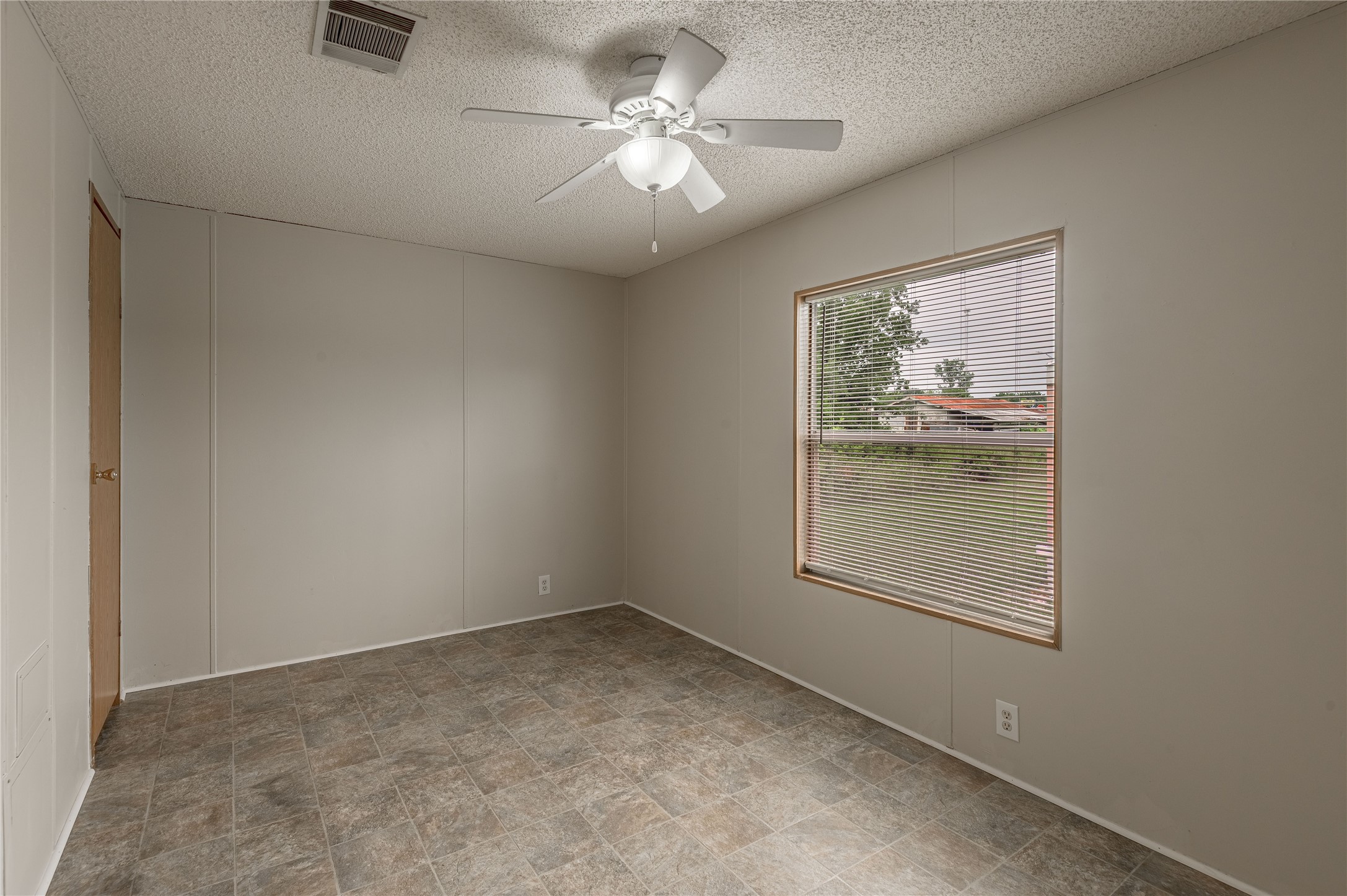 1345 Fm 405 Road 2 Property Photo 18