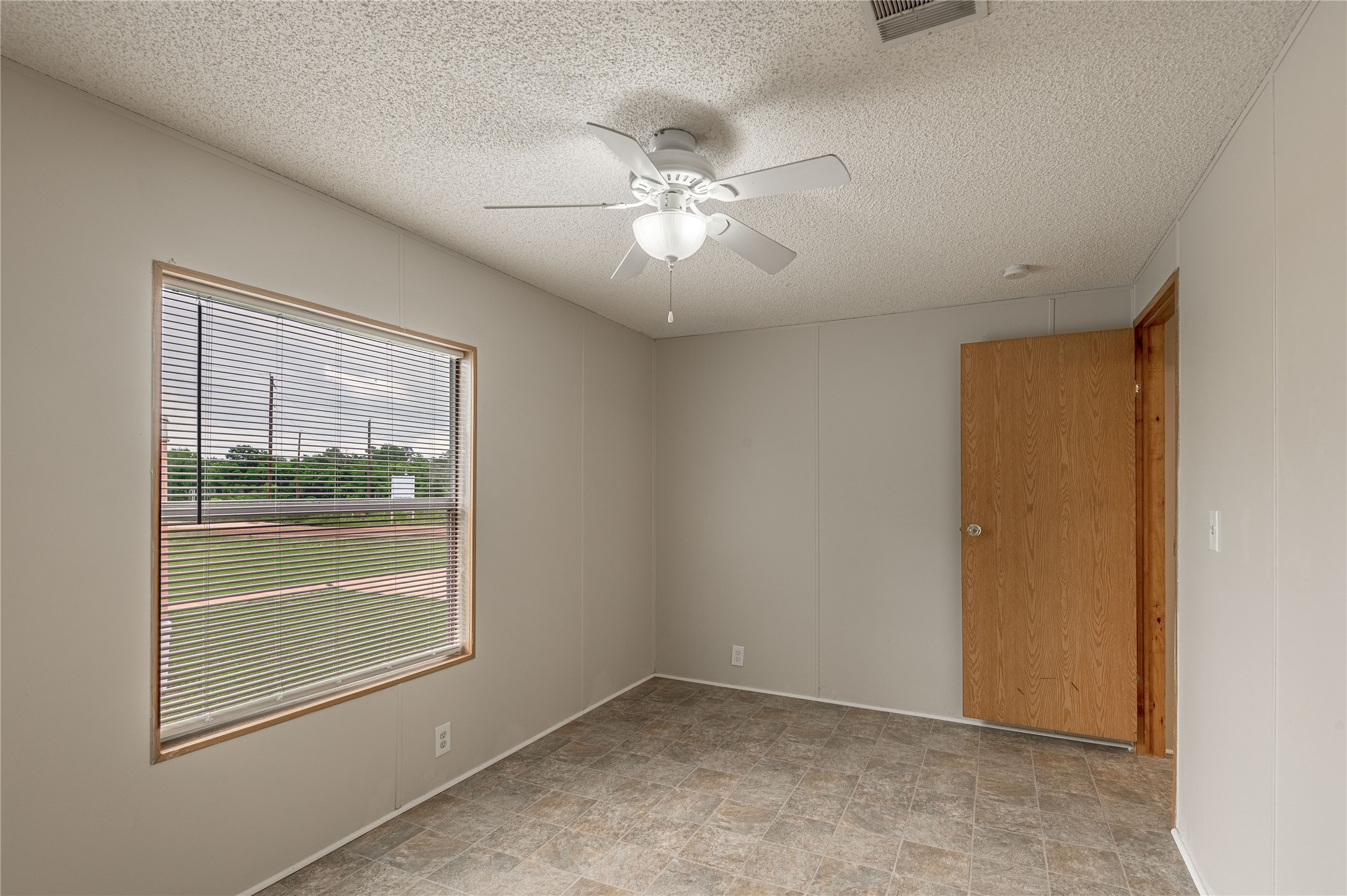 1345 Fm 405 Road 2 Property Photo 20