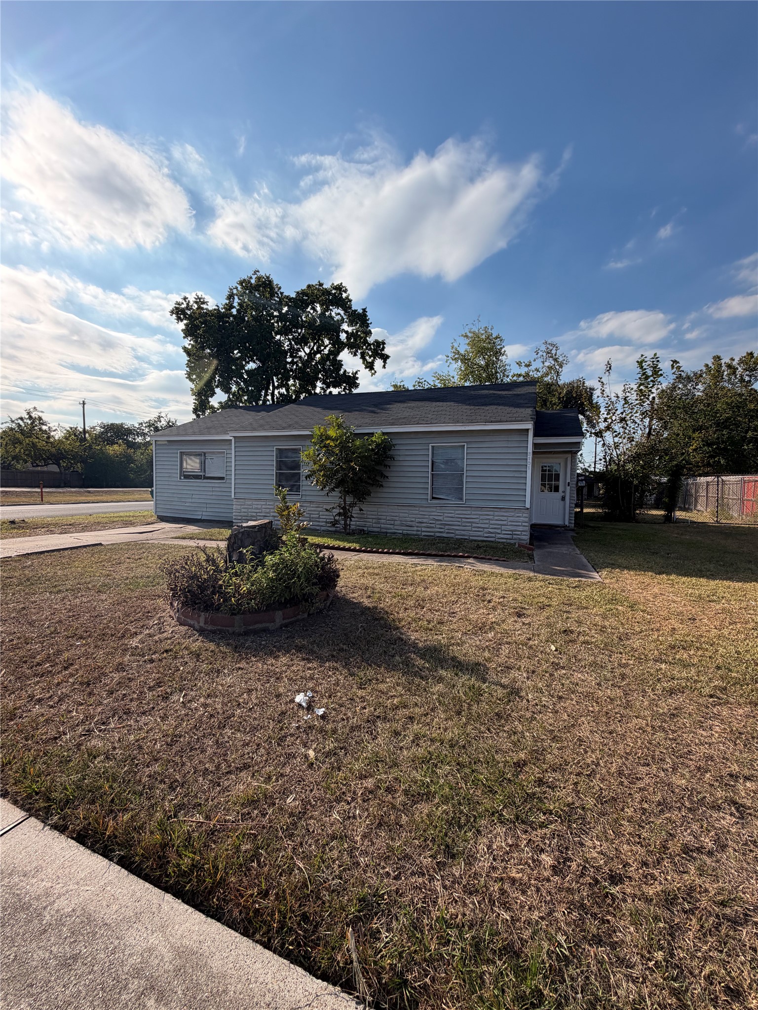2101 Camille Street Property Photo 1
