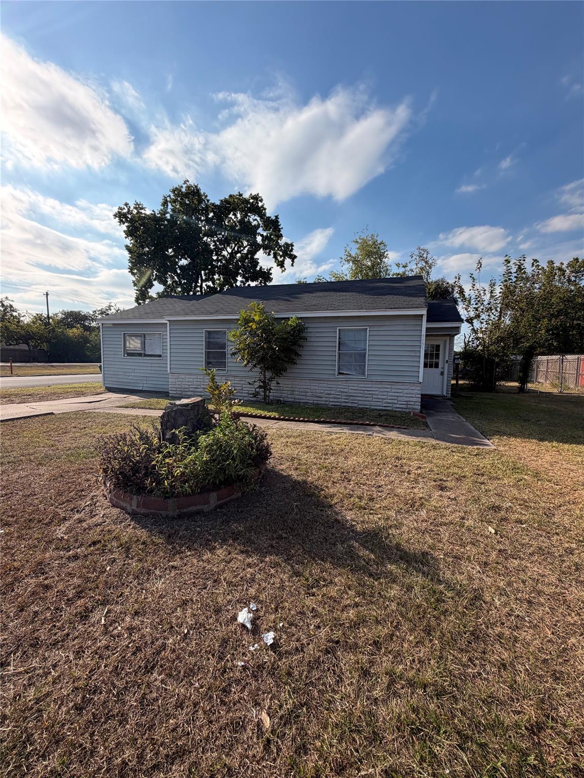 2101 Camille Street Property Photo 2