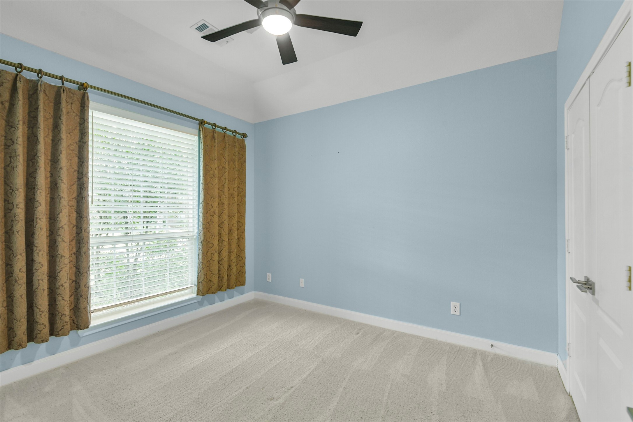 1310 Lambourne Circle Dr Property Photo 17