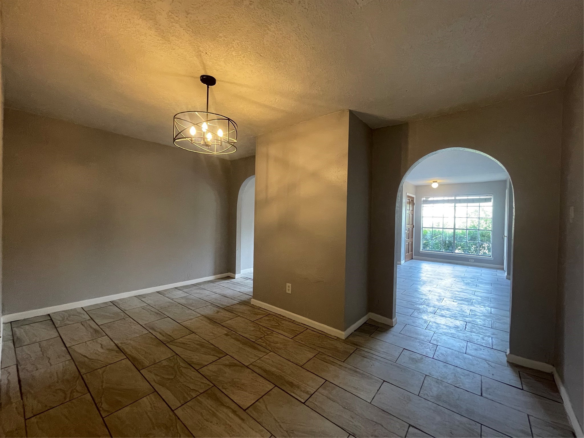 9614 Wellsworth Drive Property Photo 3