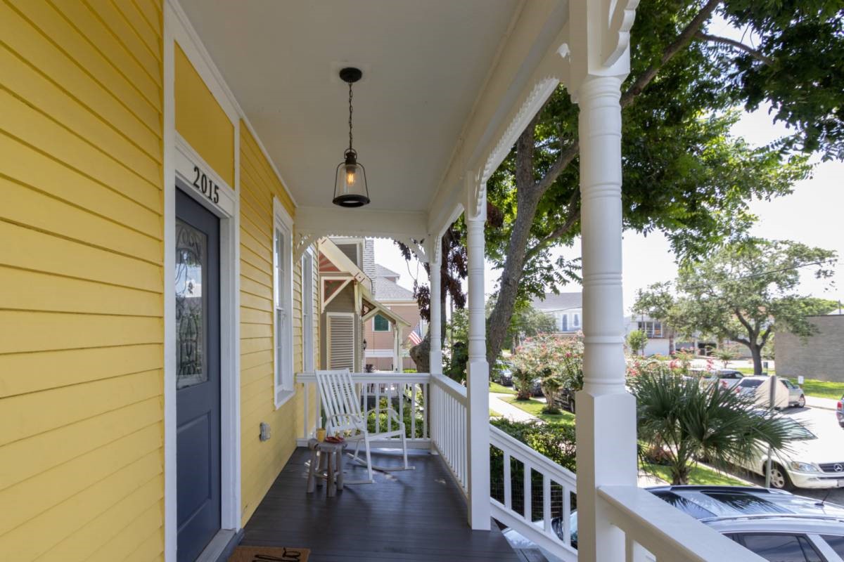 2015 Avenue L Property Photo 2
