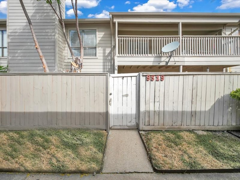 9519 Pagewood Lane 9519 Property Photo 1