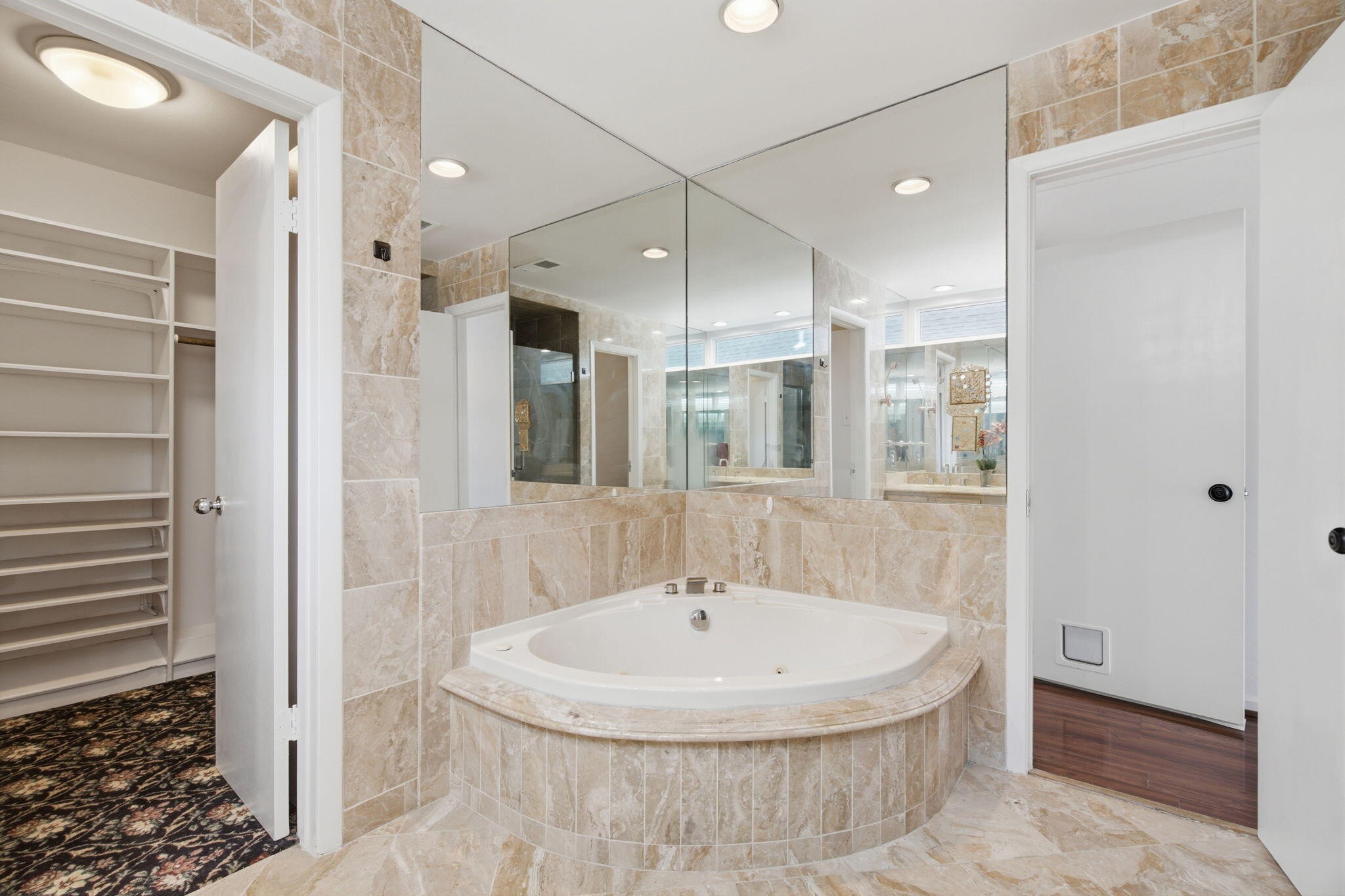 2810 Lake View Drive Property Photo 25
