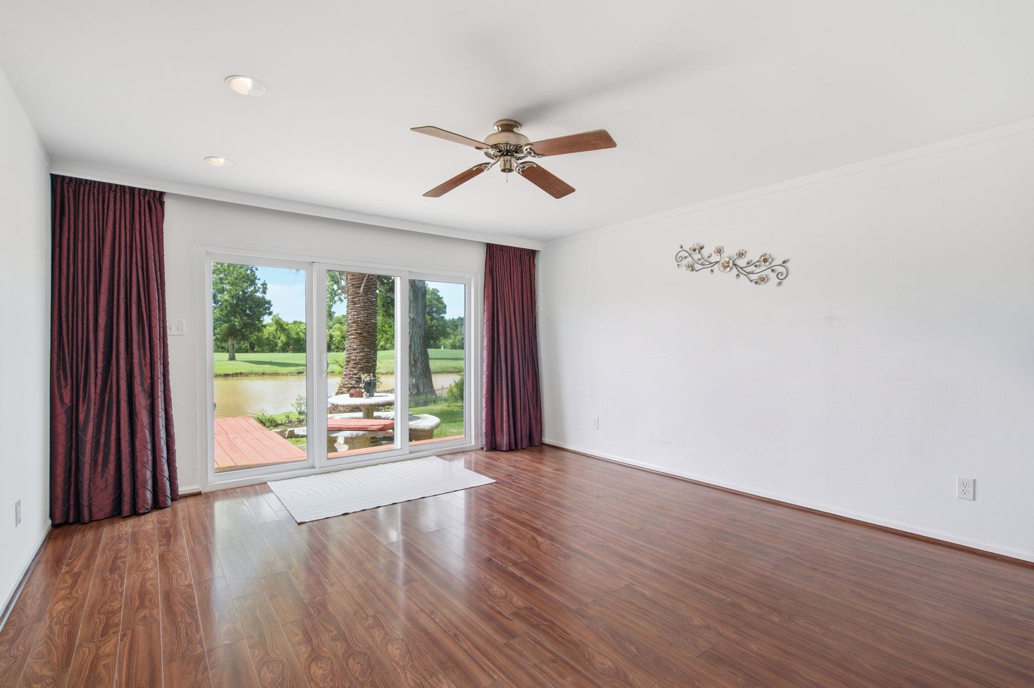 2810 Lake View Drive Property Photo 28