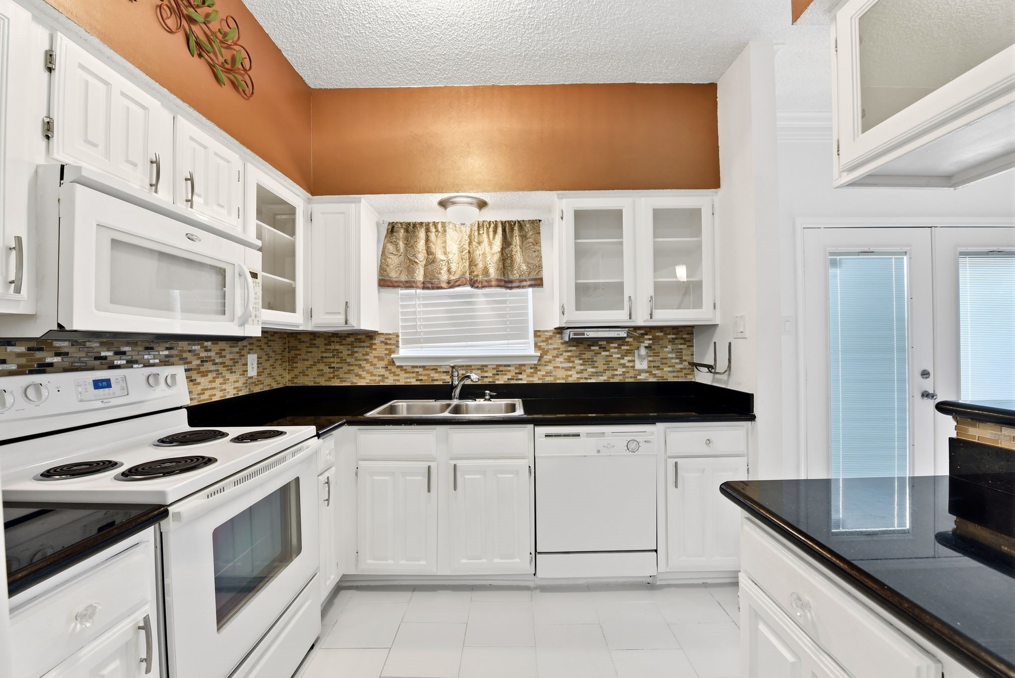 12400 Brookglade Circle 33 Property Photo 10