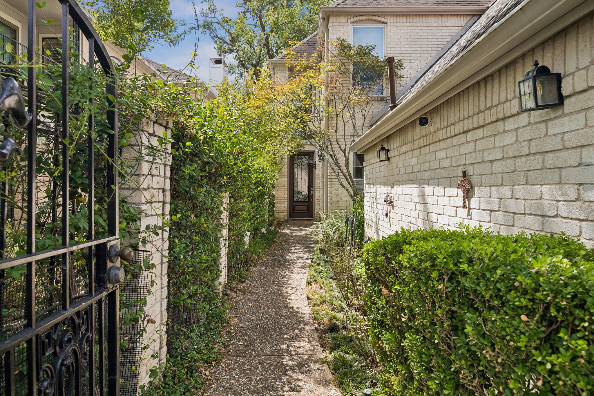 9517 Bayou Brook Street Property Photo 2