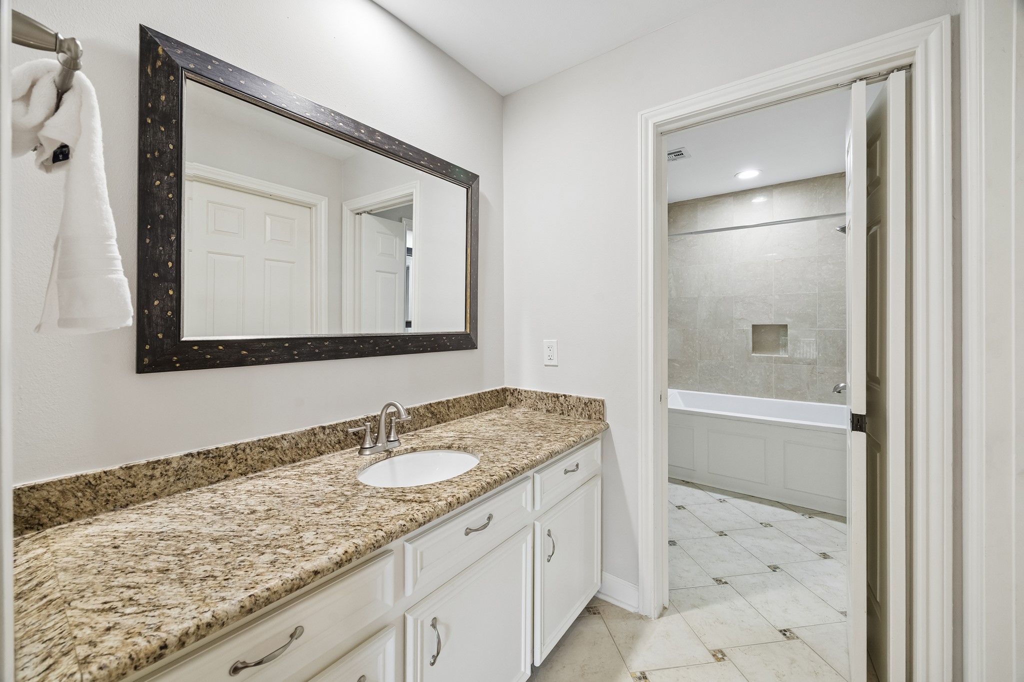 9517 Bayou Brook Street Property Photo 32