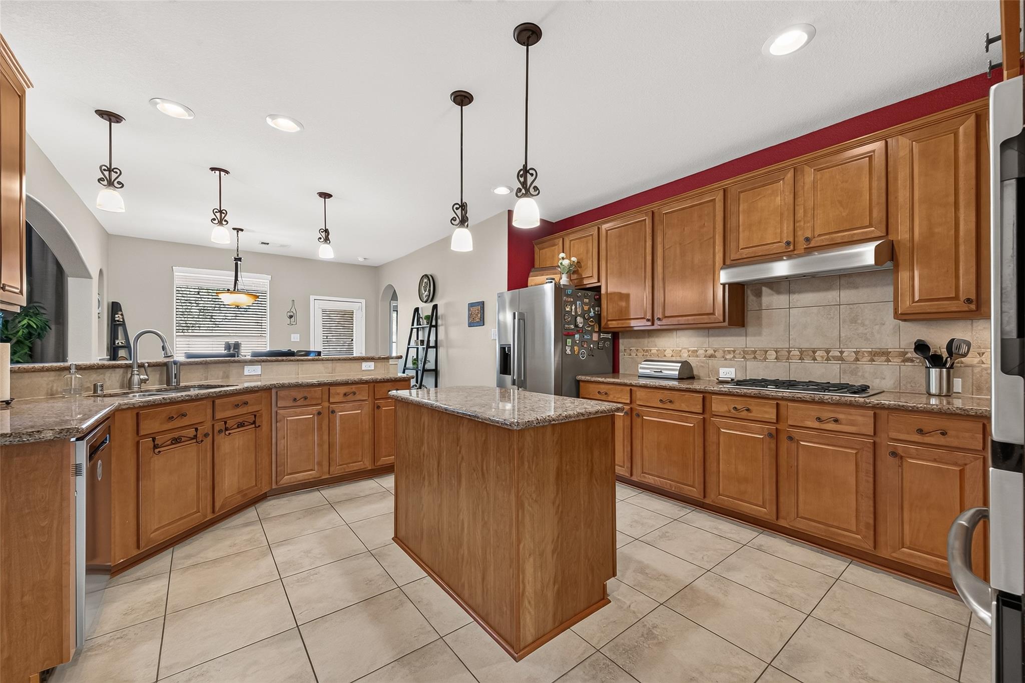 2401 Scarlatti Drive Property Photo 13