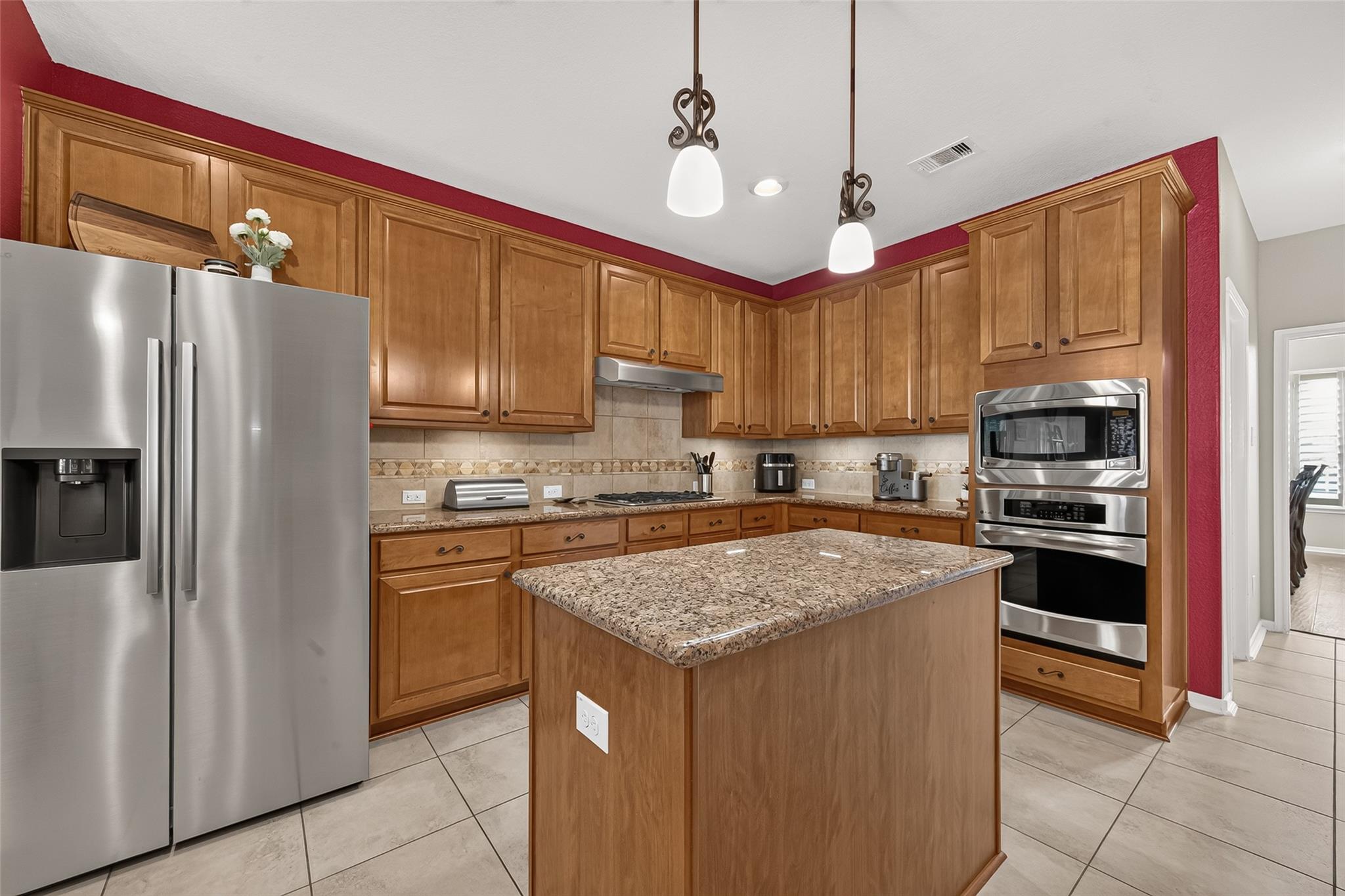 2401 Scarlatti Drive Property Photo 15
