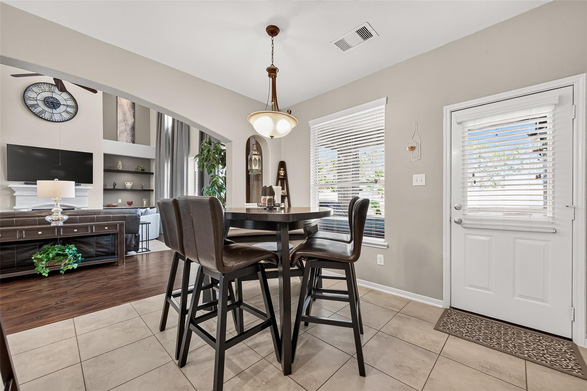 2401 Scarlatti Drive Property Photo 17