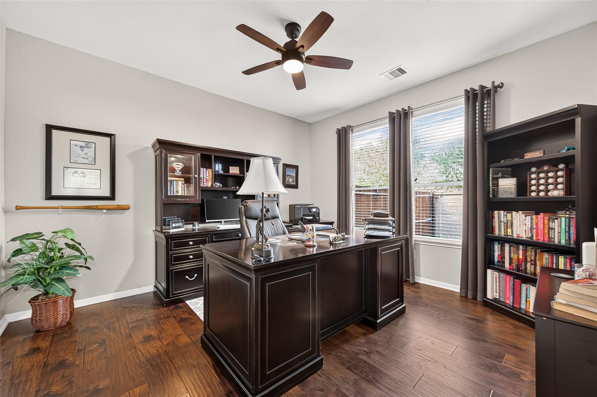 2401 Scarlatti Drive Property Photo 18