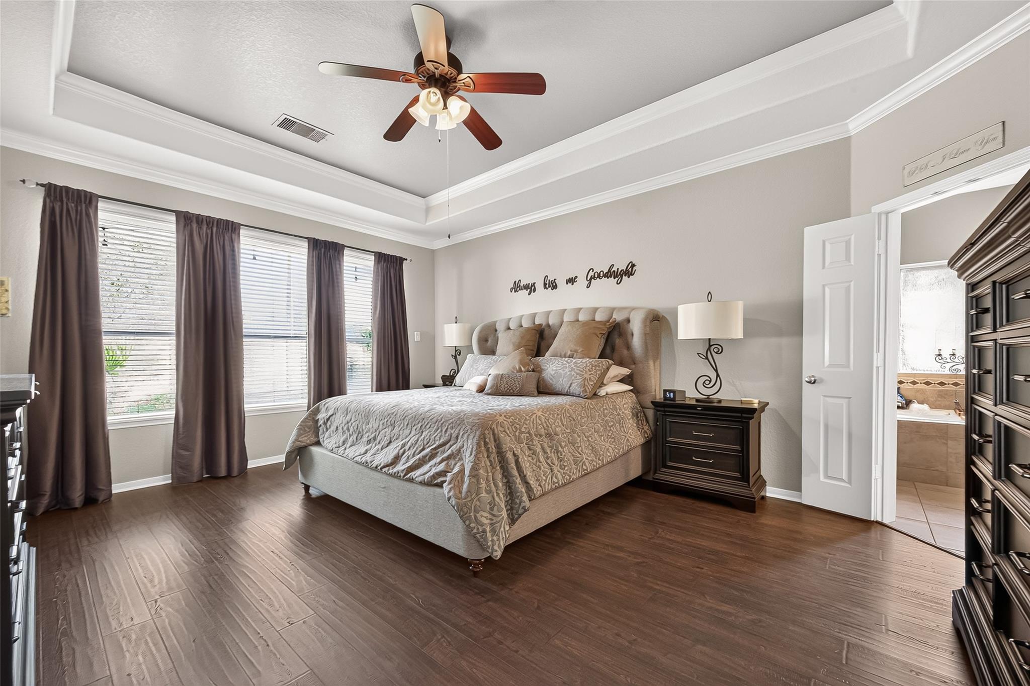 2401 Scarlatti Drive Property Photo 19