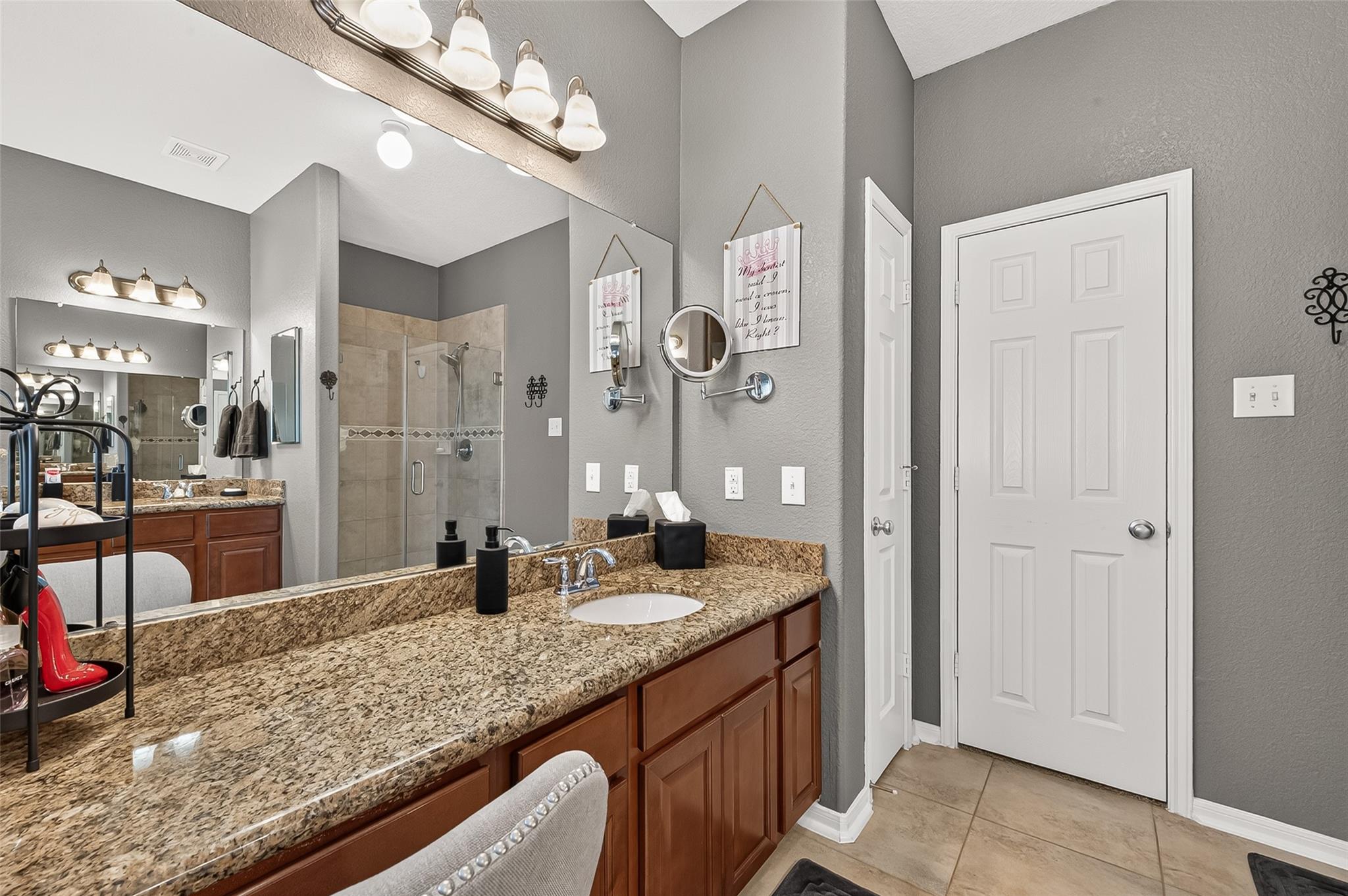 2401 Scarlatti Drive Property Photo 22