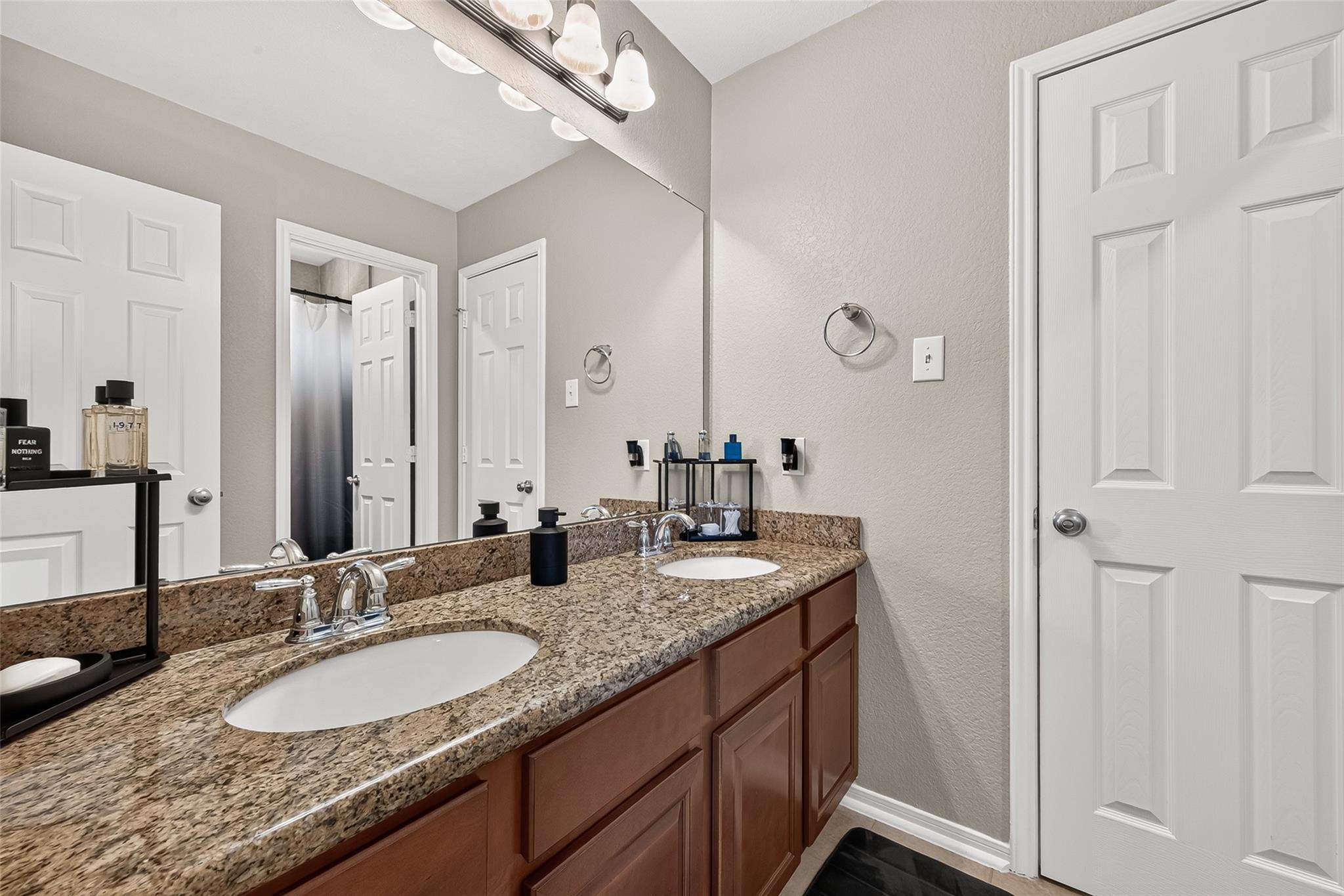 2401 Scarlatti Drive Property Photo 33