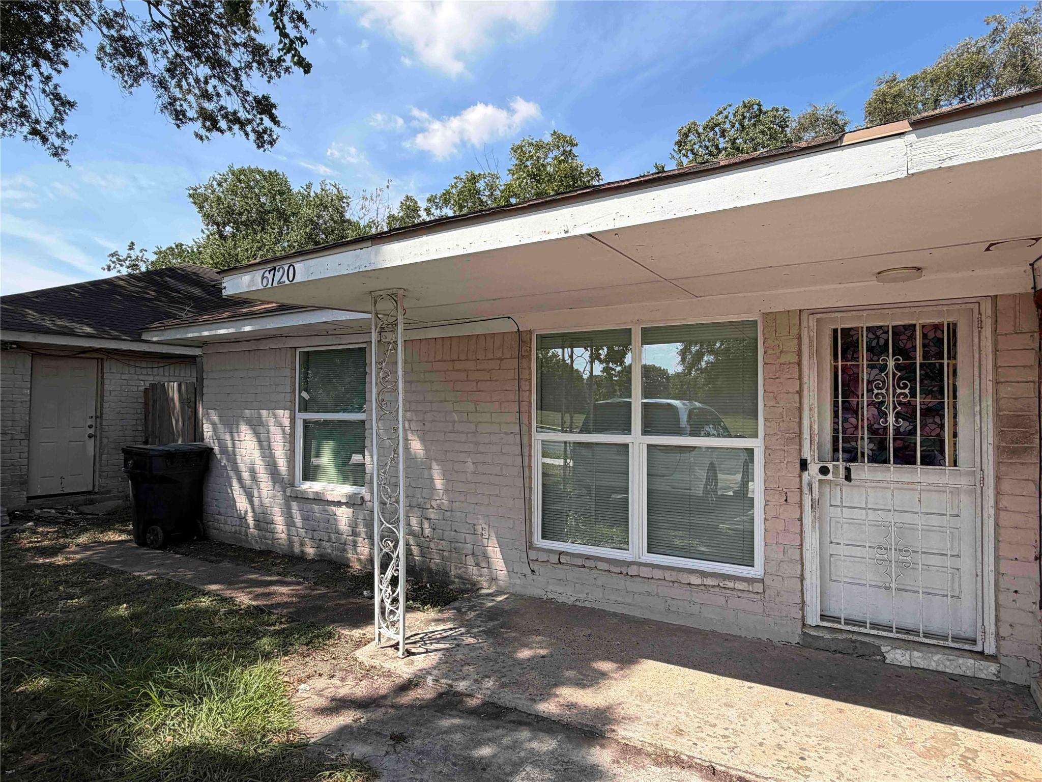 6720 W Fuqua Drive, Houston TX 77489 Property Photo 1