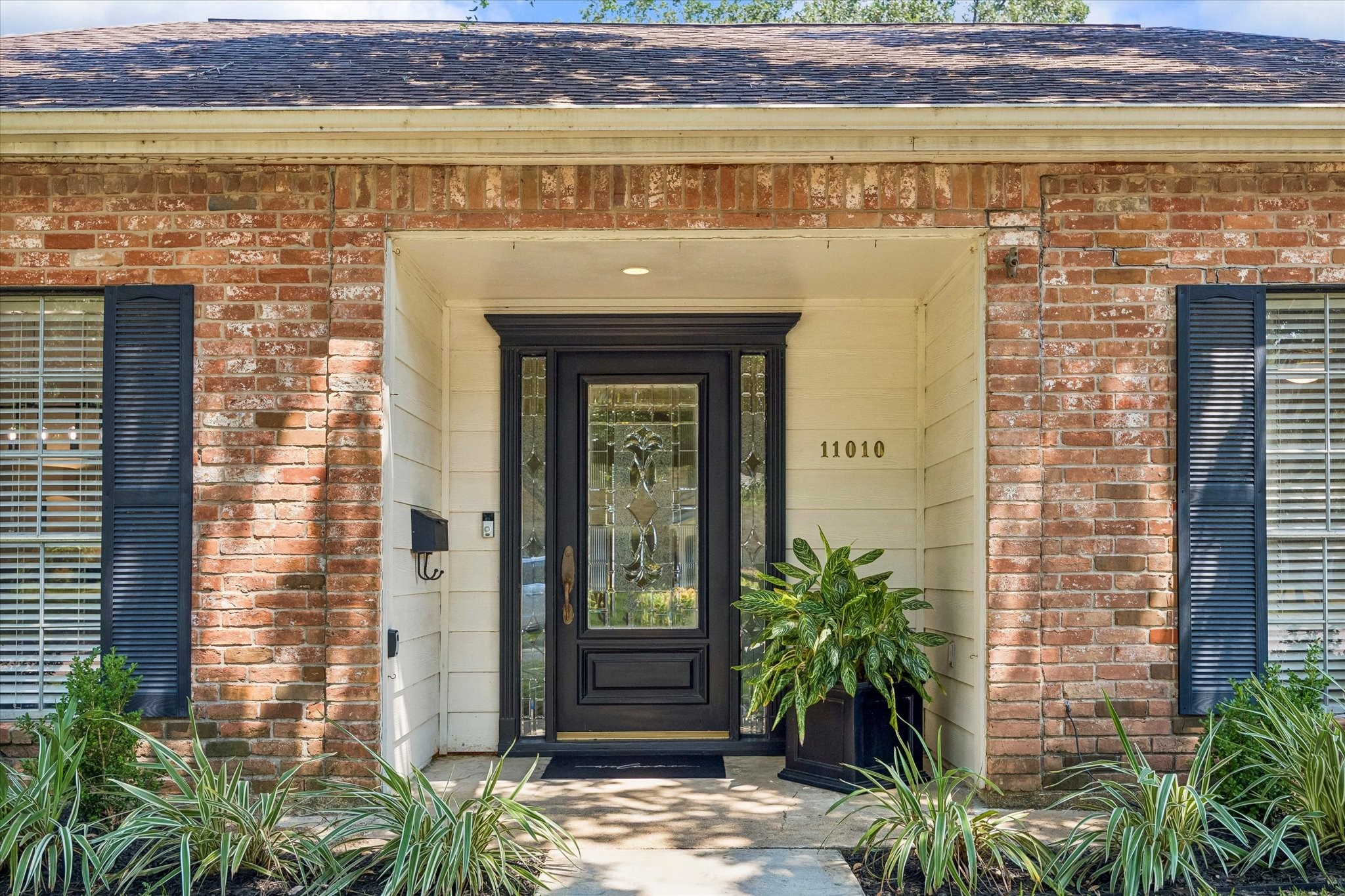 11010 Overbrook Lane Property Photo 3