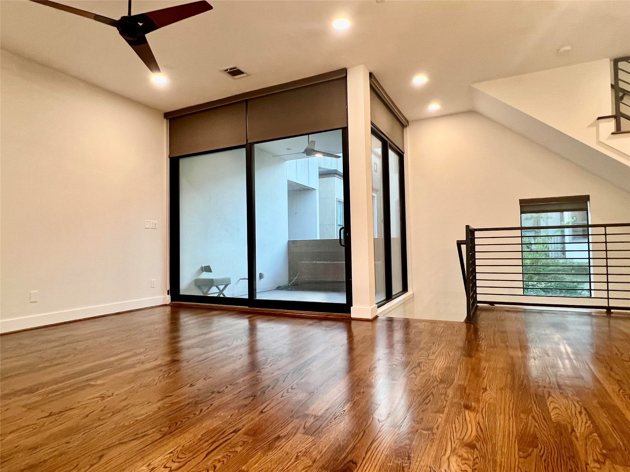 2322 Camden Drive B Property Photo 4