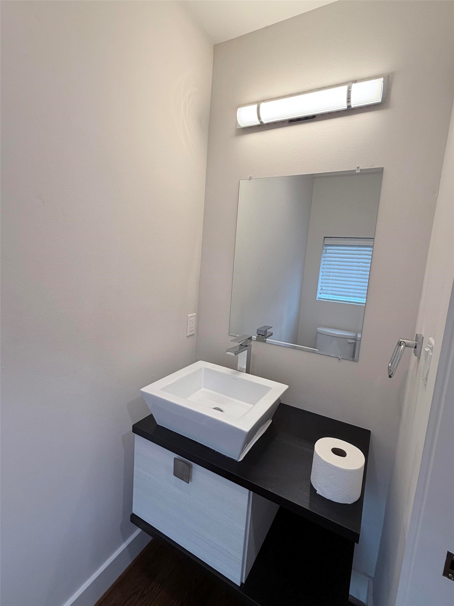 2322 Camden Drive B Property Photo 10