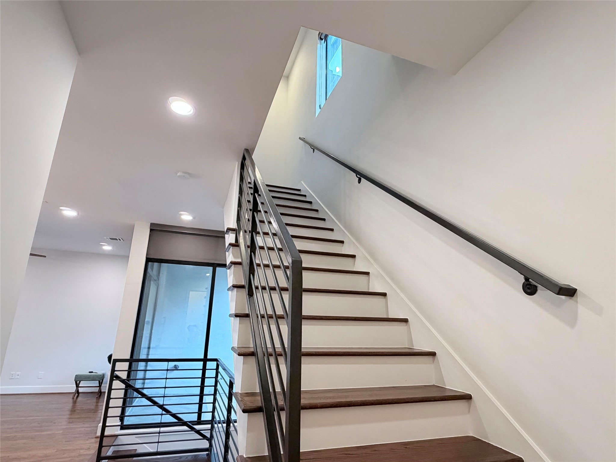 2322 Camden Drive B Property Photo 11