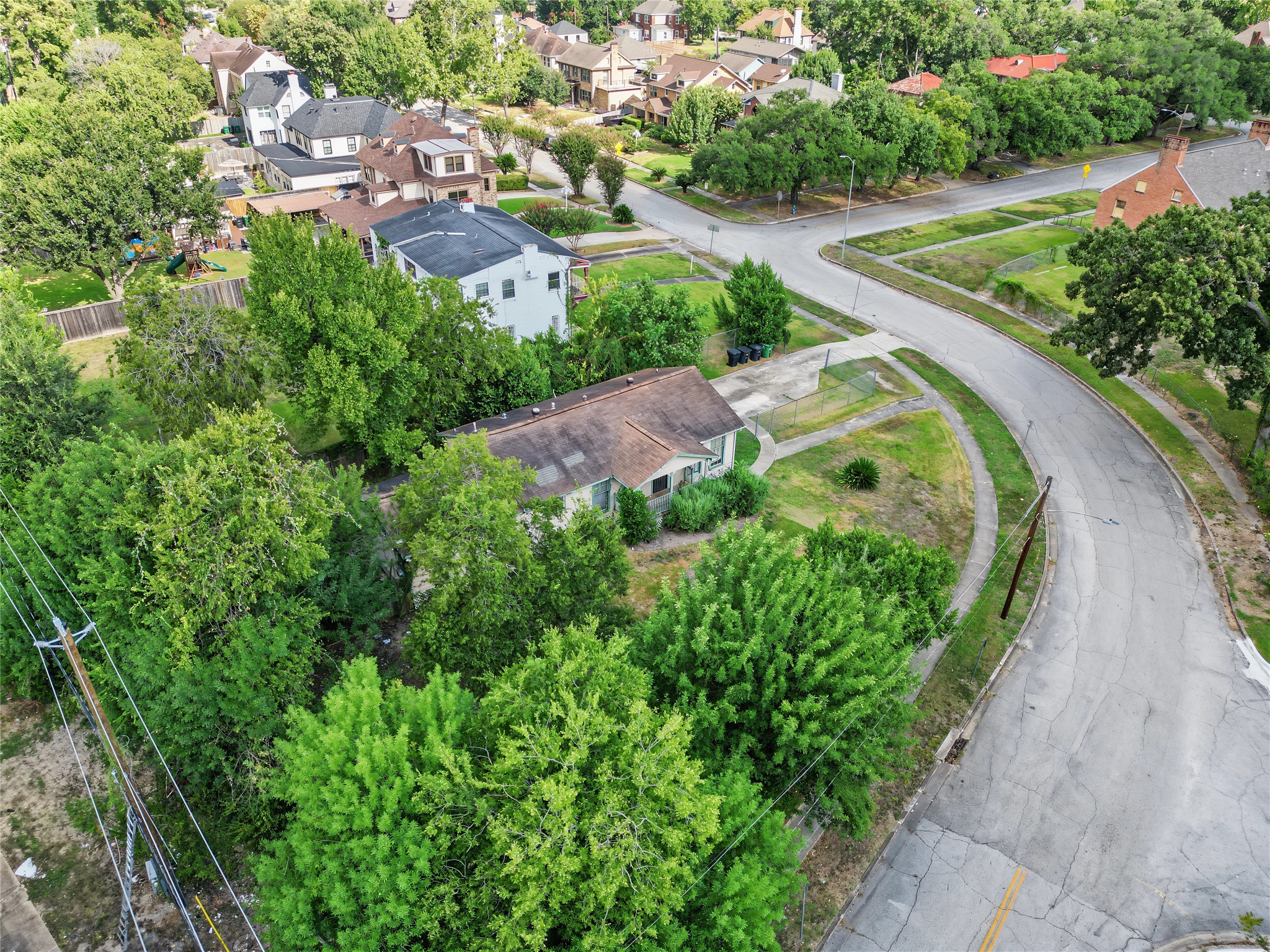 5130 Live Oak Street Property Photo 4