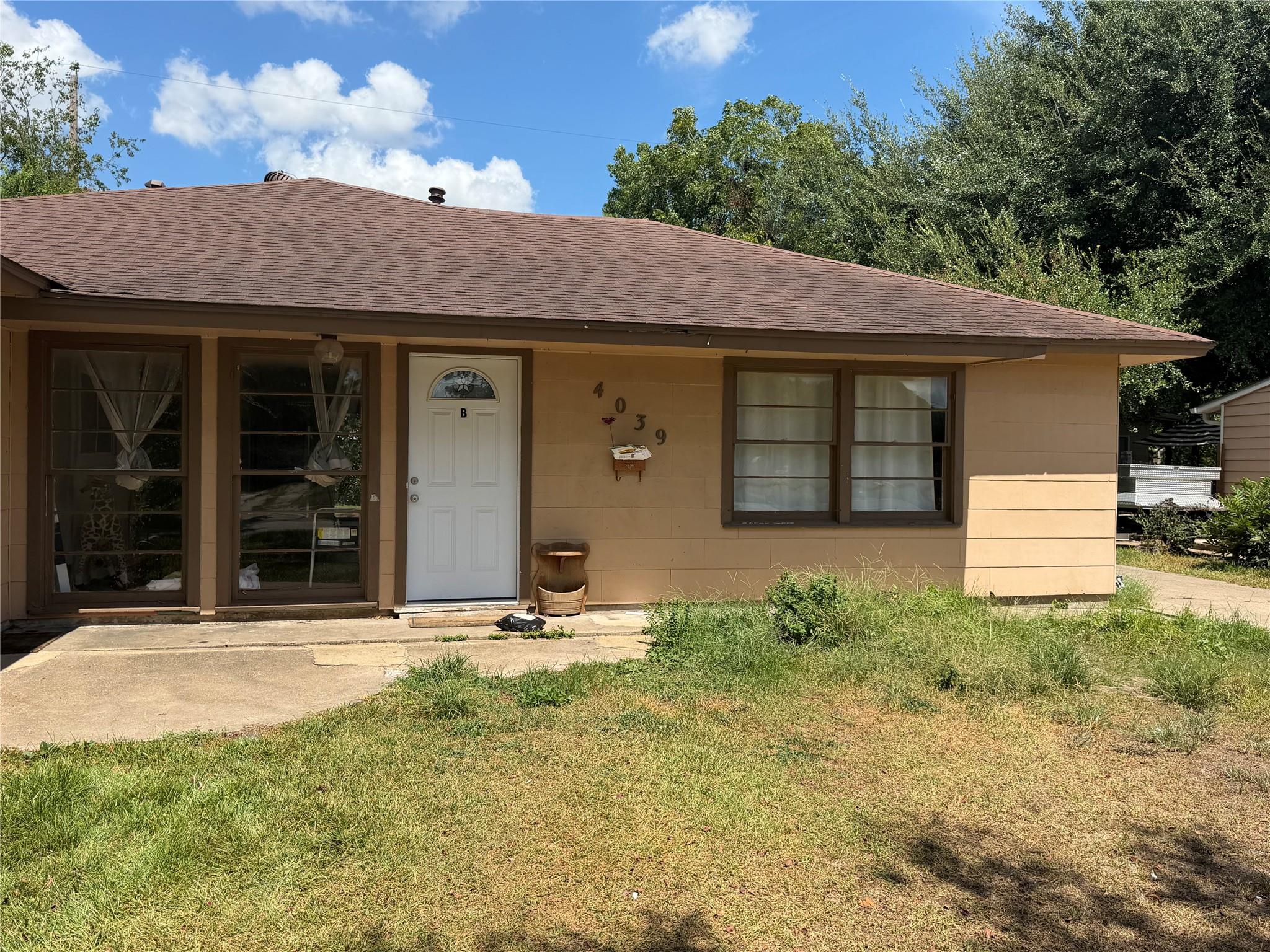 4039 Erby Street B Property Photo 1