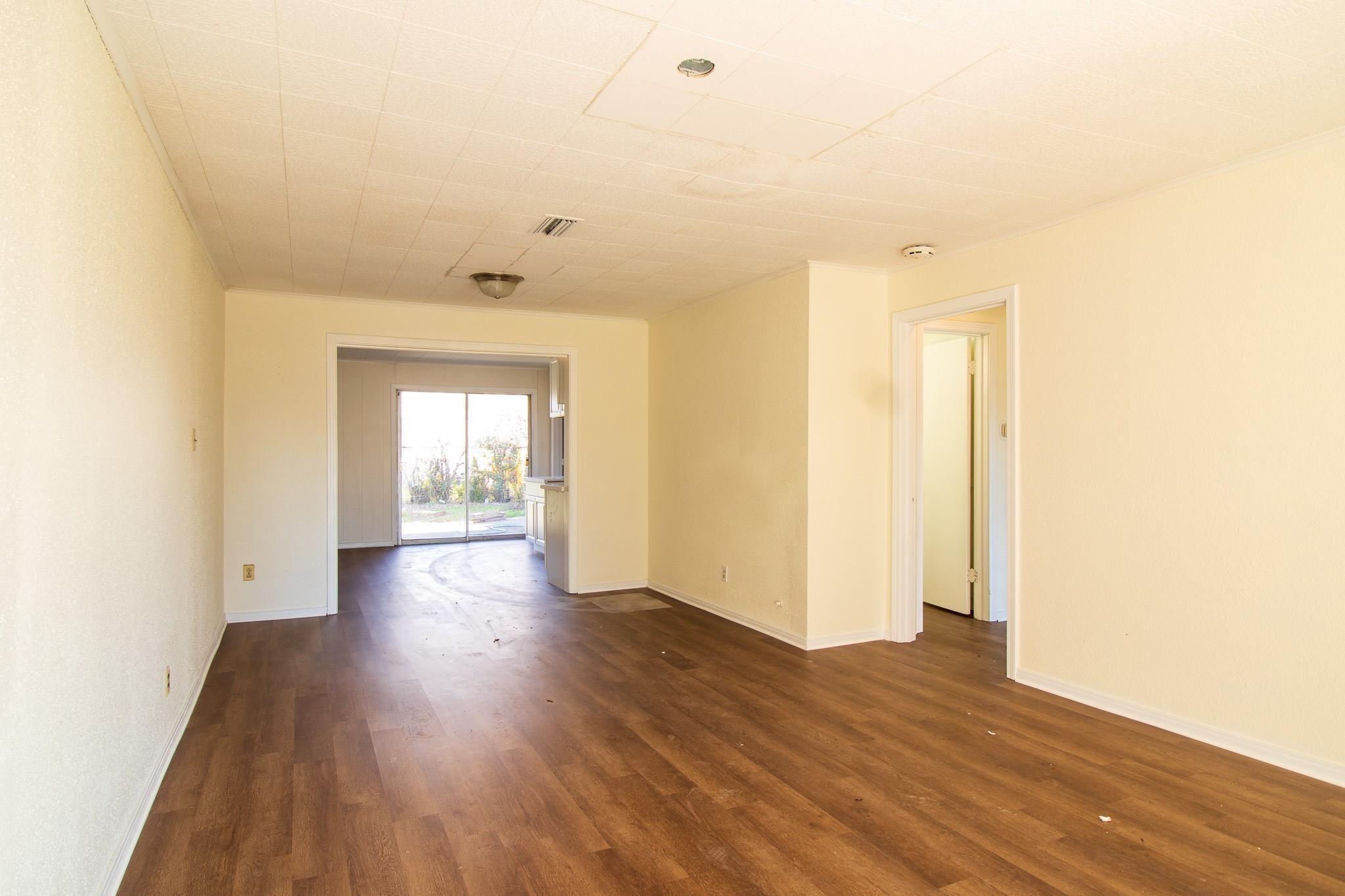 4039 Erby Street B Property Photo 5