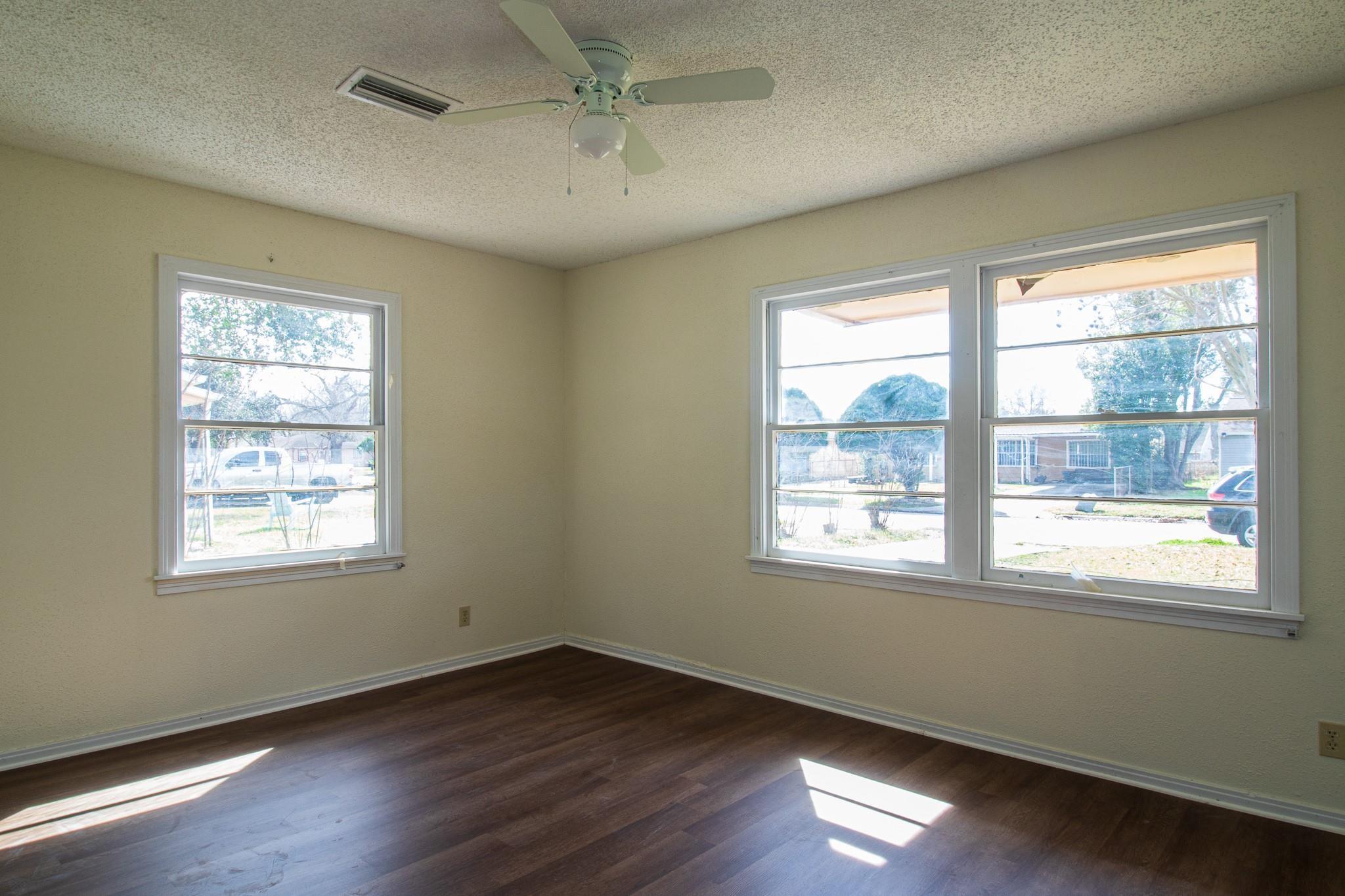 4039 Erby Street B Property Photo 6
