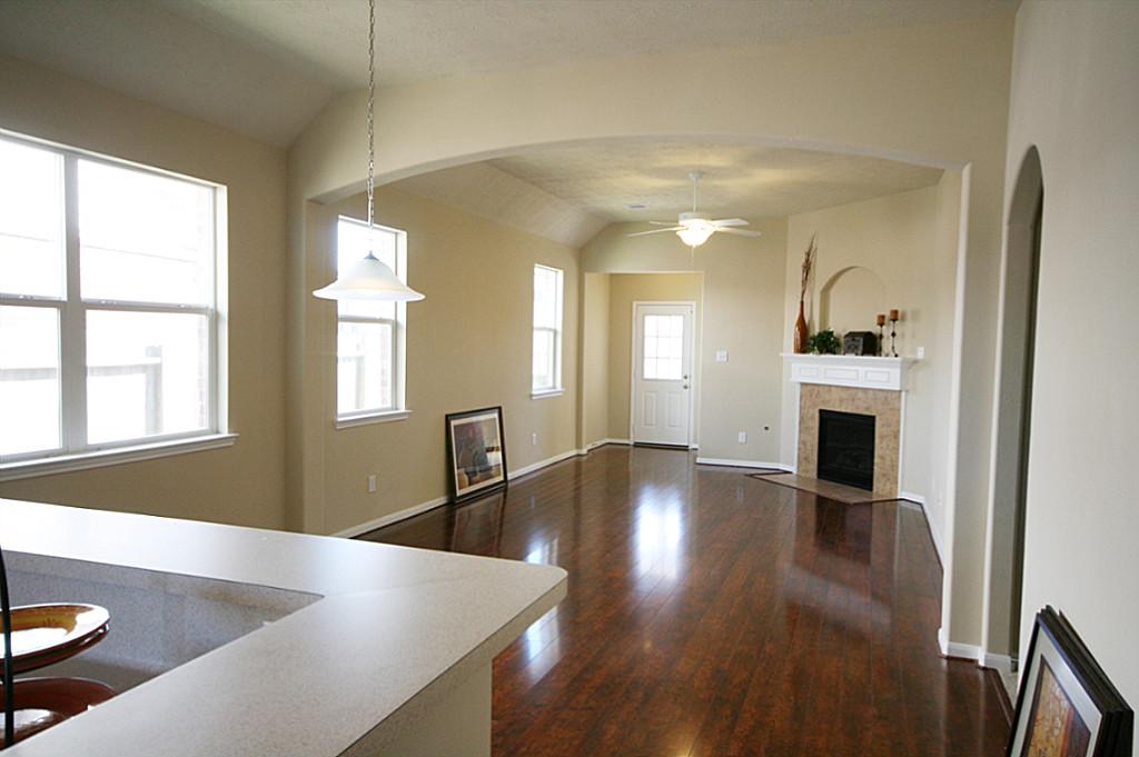 24547 Foxberry Glen Property Photo 3