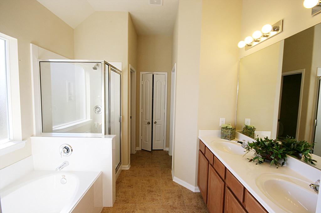 24547 Foxberry Glen Property Photo 10