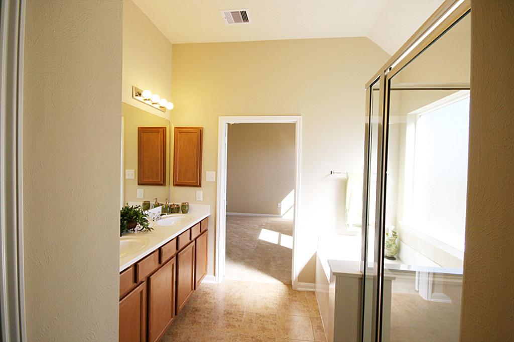 24547 Foxberry Glen Property Photo 11