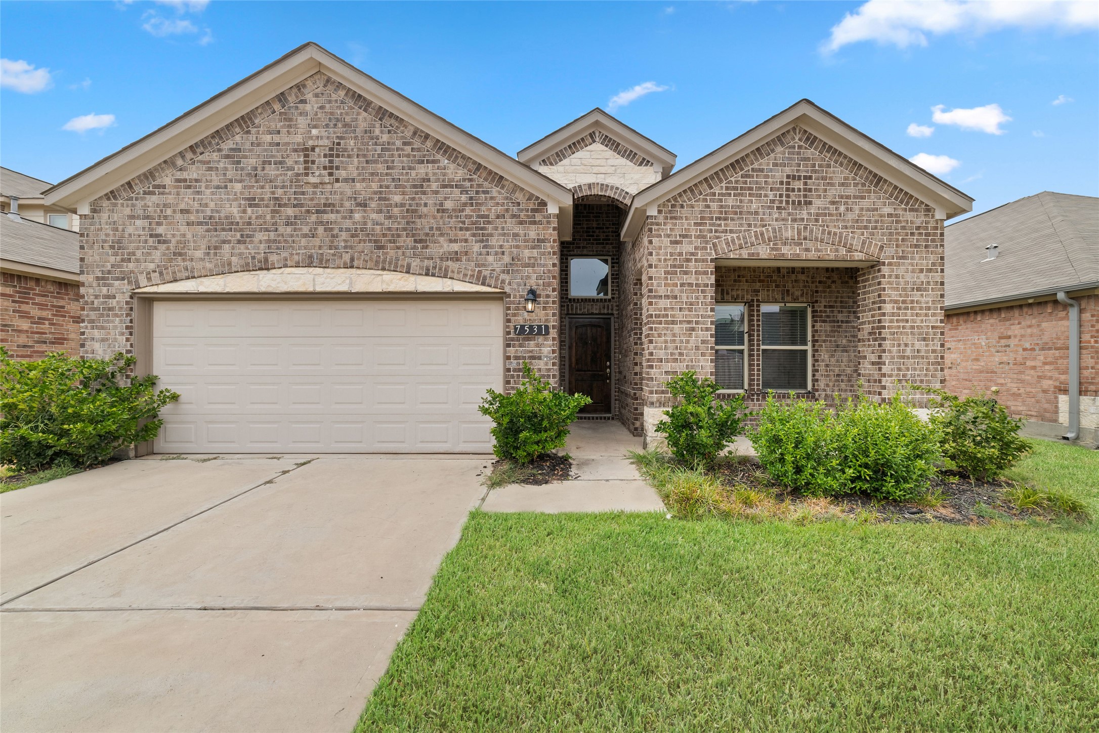7531 Cypress Pin Oak Drive Property Photo 3