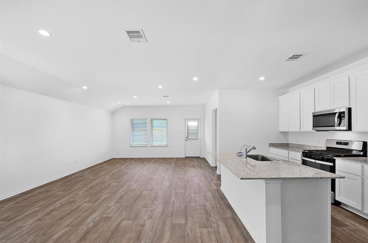 4234 Wilsford Oak Way Way Property Photo 3