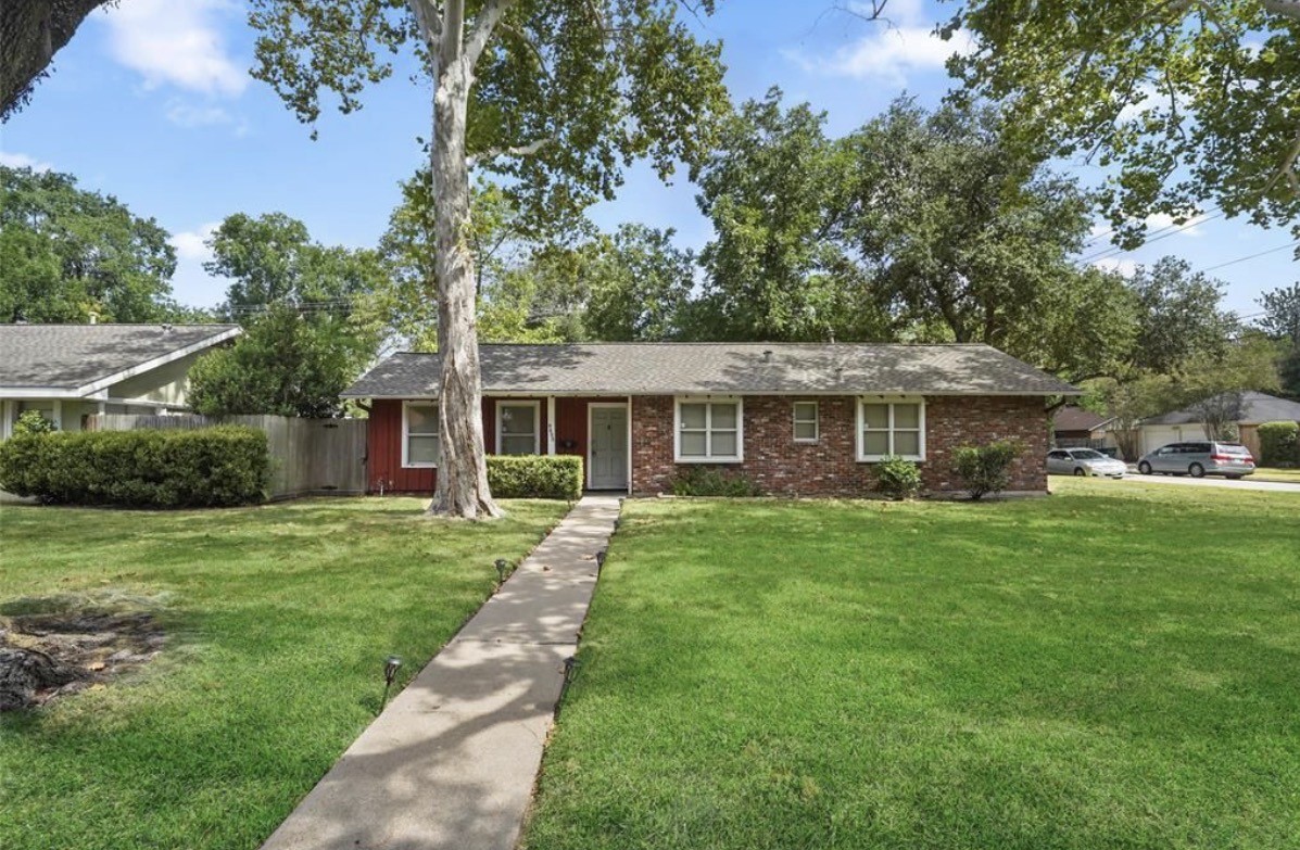 9802 Cedardale Drive Property Photo 2