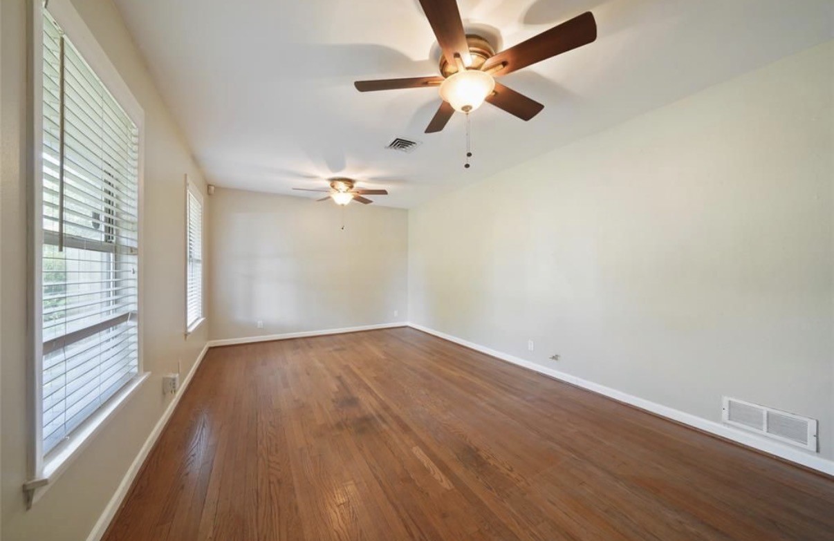 9802 Cedardale Drive Property Photo 4