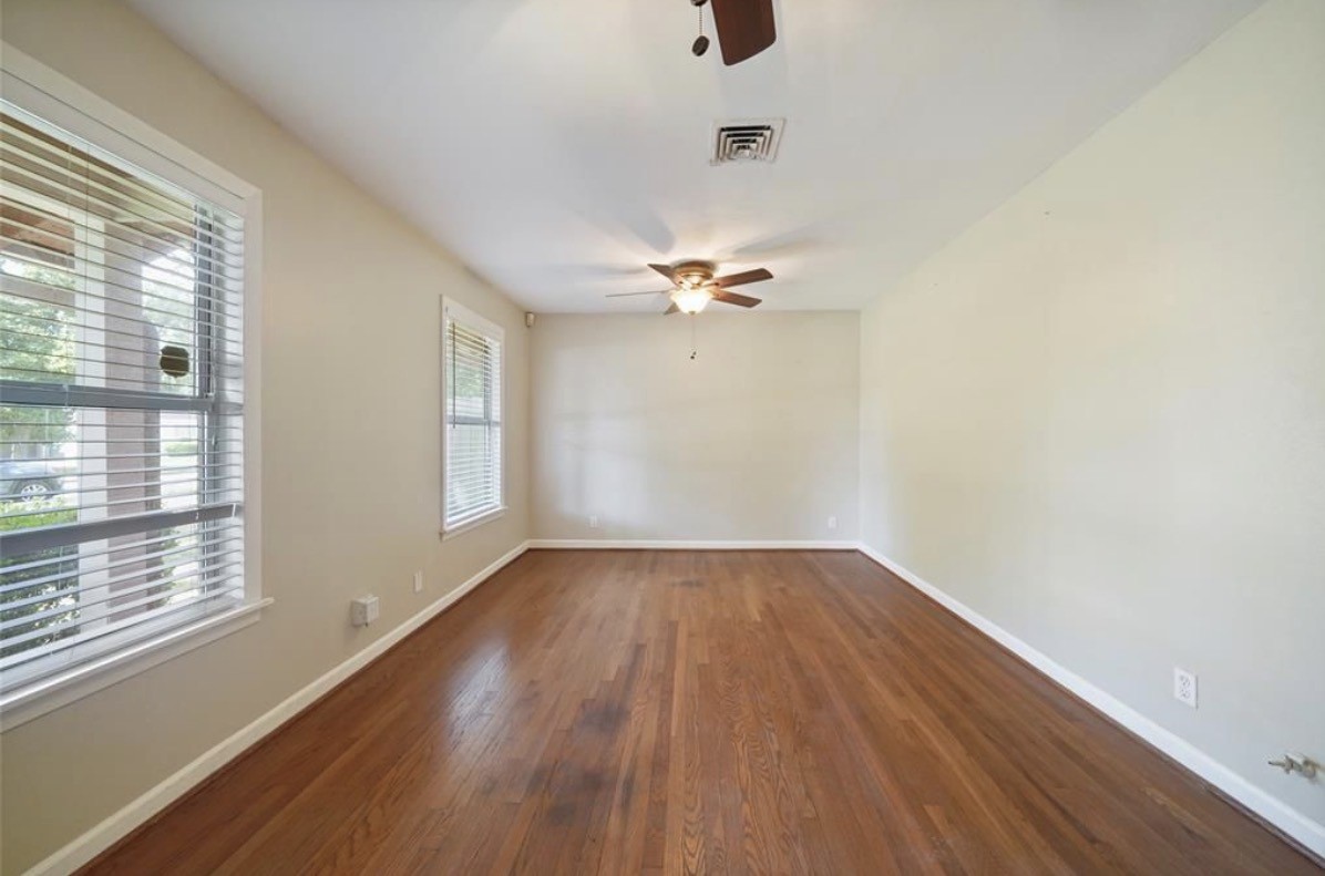 9802 Cedardale Drive Property Photo 5
