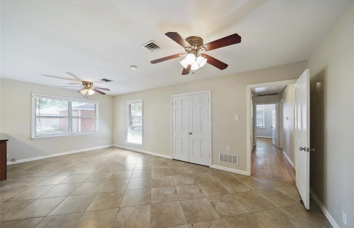 9802 Cedardale Drive Property Photo 6