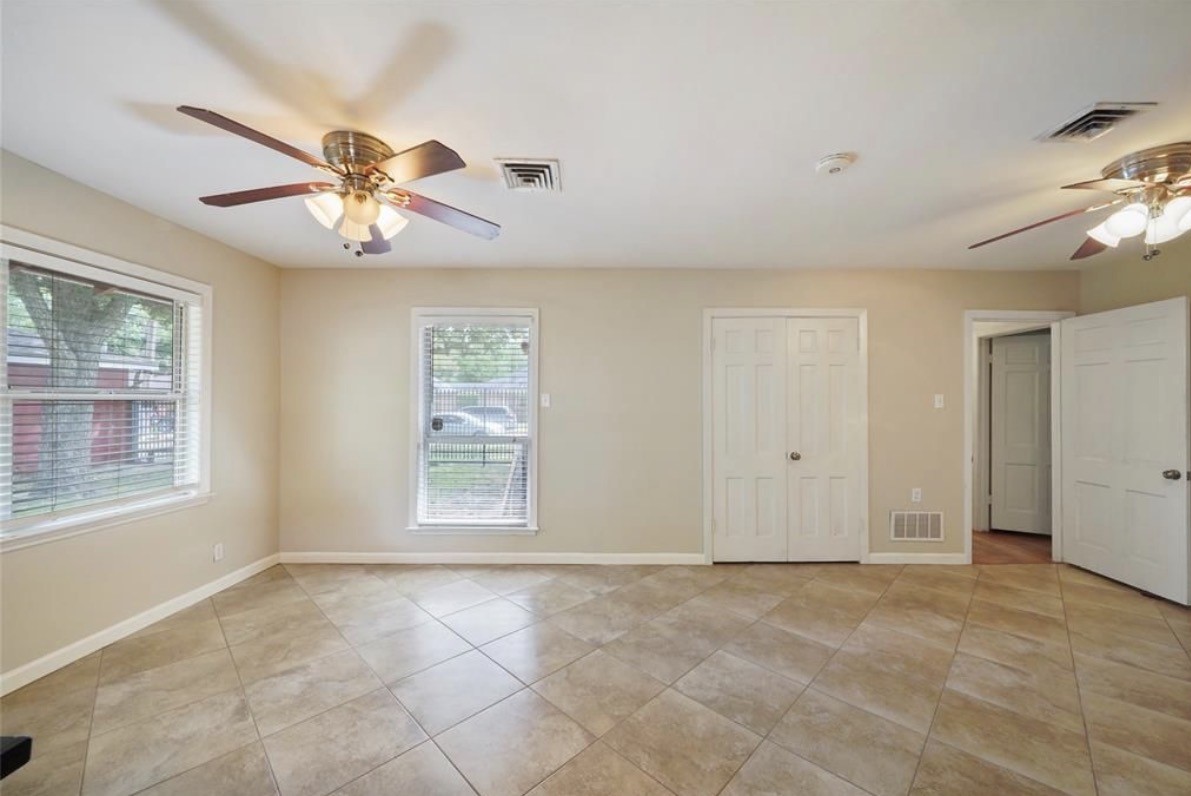 9802 Cedardale Drive Property Photo 7