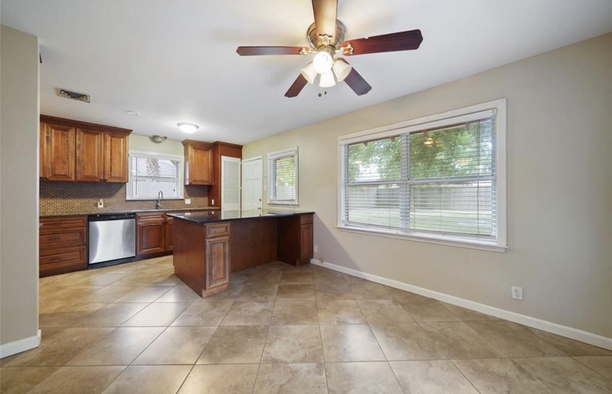 9802 Cedardale Drive Property Photo 8