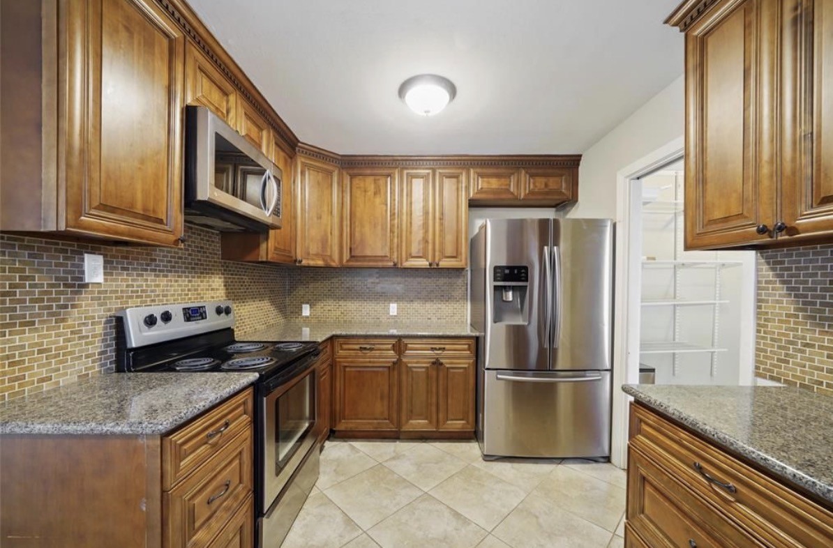 9802 Cedardale Drive Property Photo 13