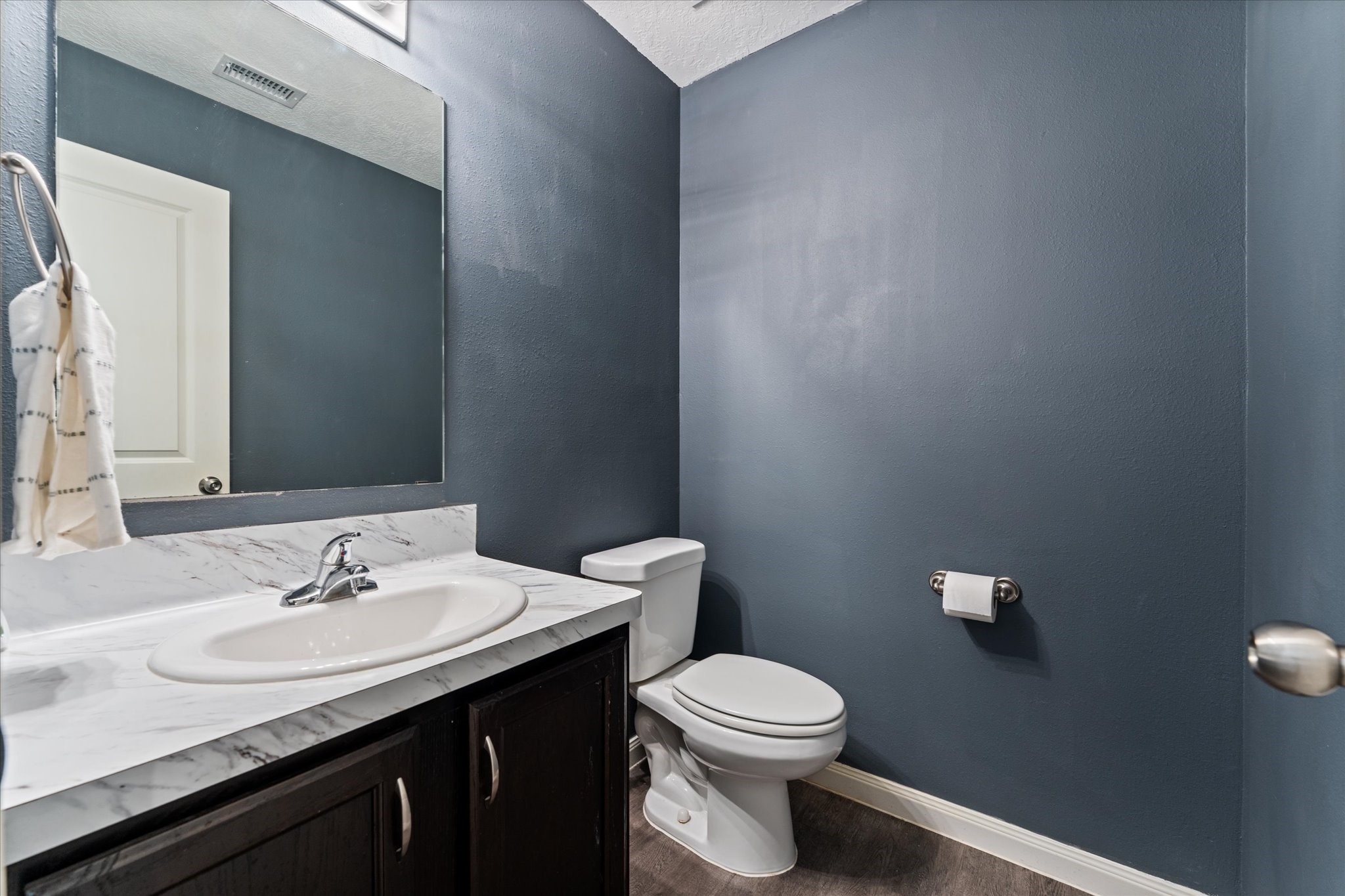3998 Frontier Road Property Photo 5