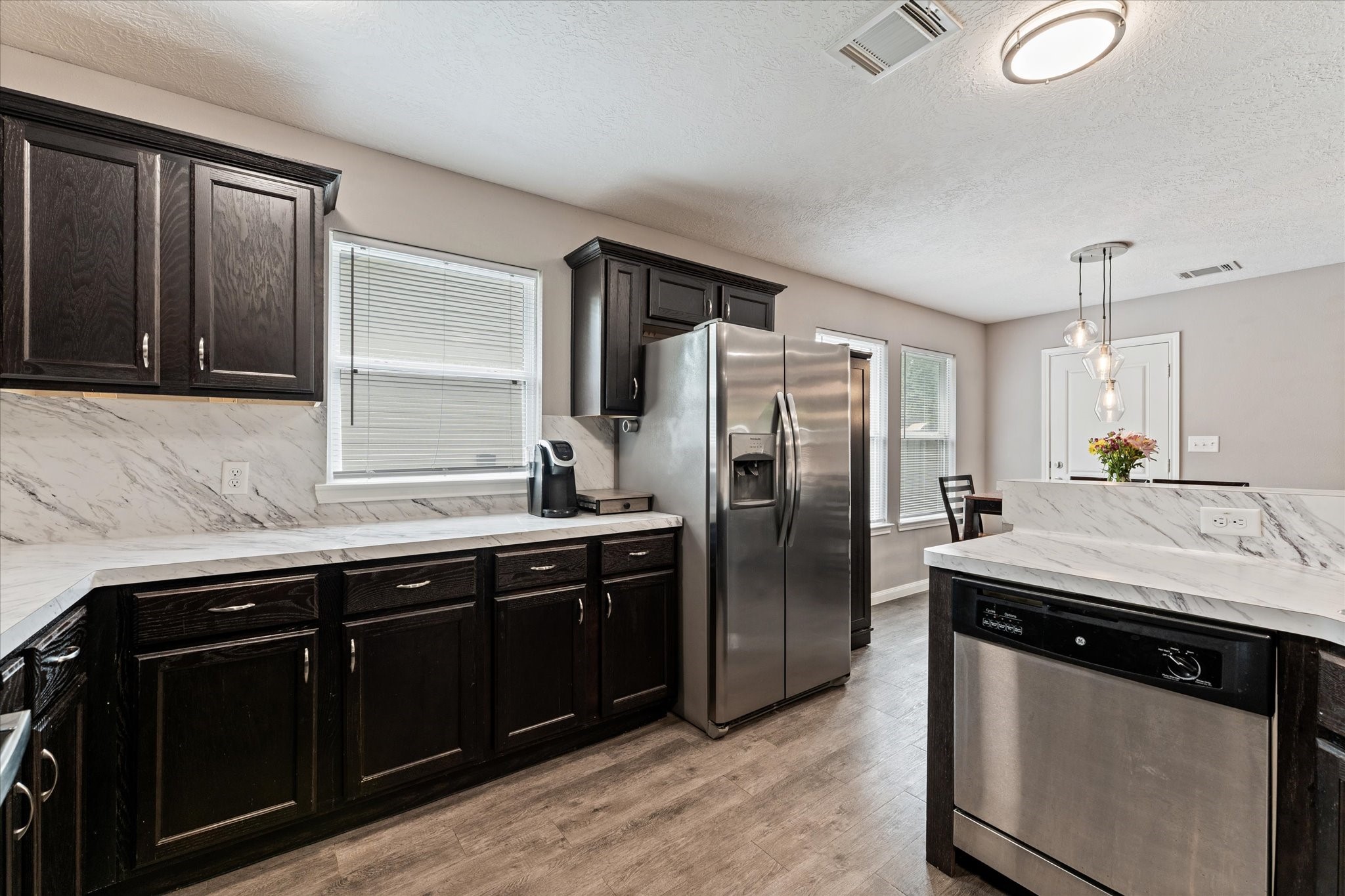 3998 Frontier Road Property Photo 18