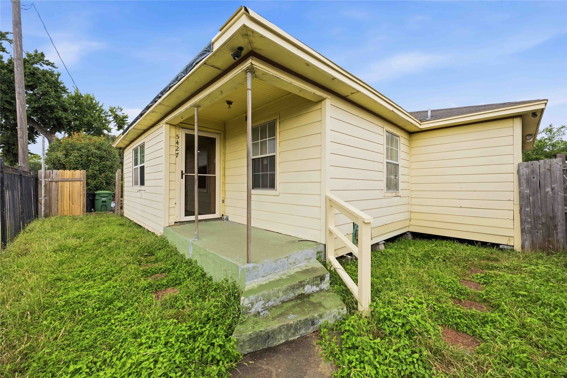 5427 Sonora Street Property Photo 1