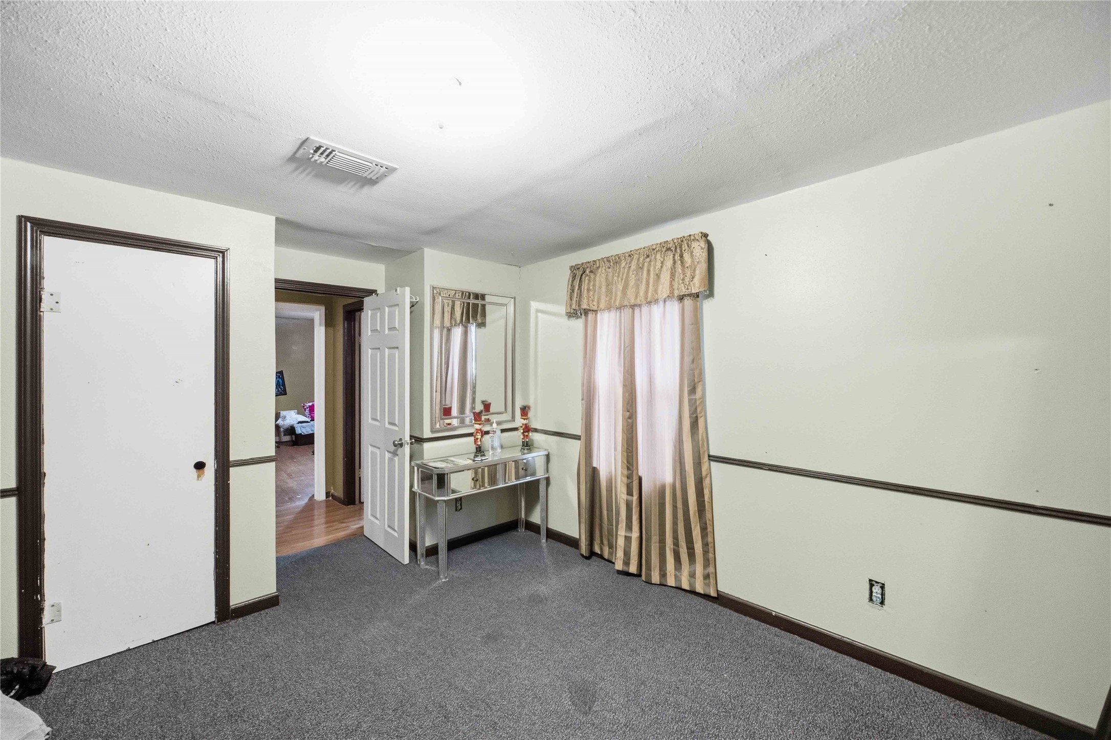 5427 Sonora Street Property Photo 8