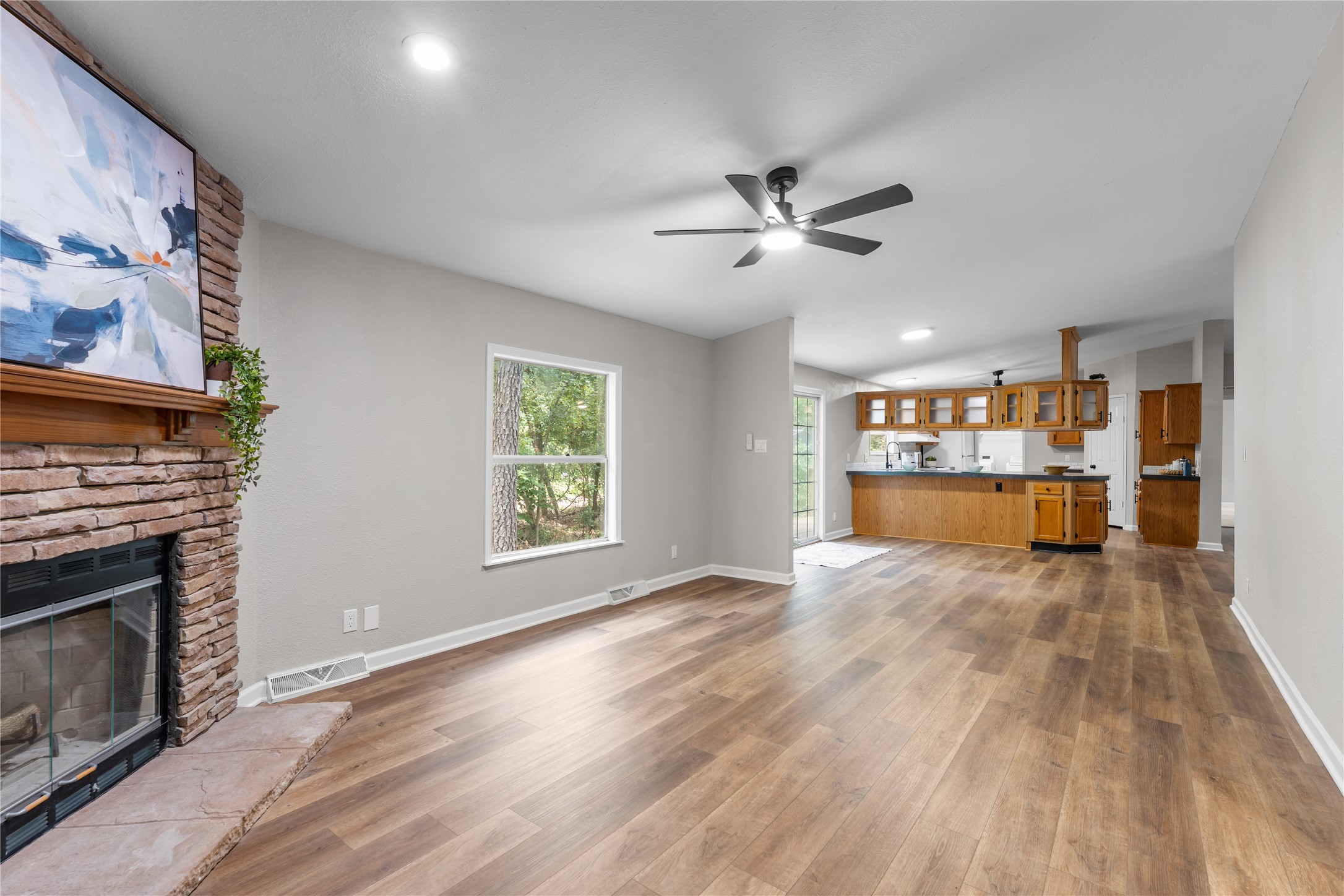 12228 Thornwood Drive Property Photo 6
